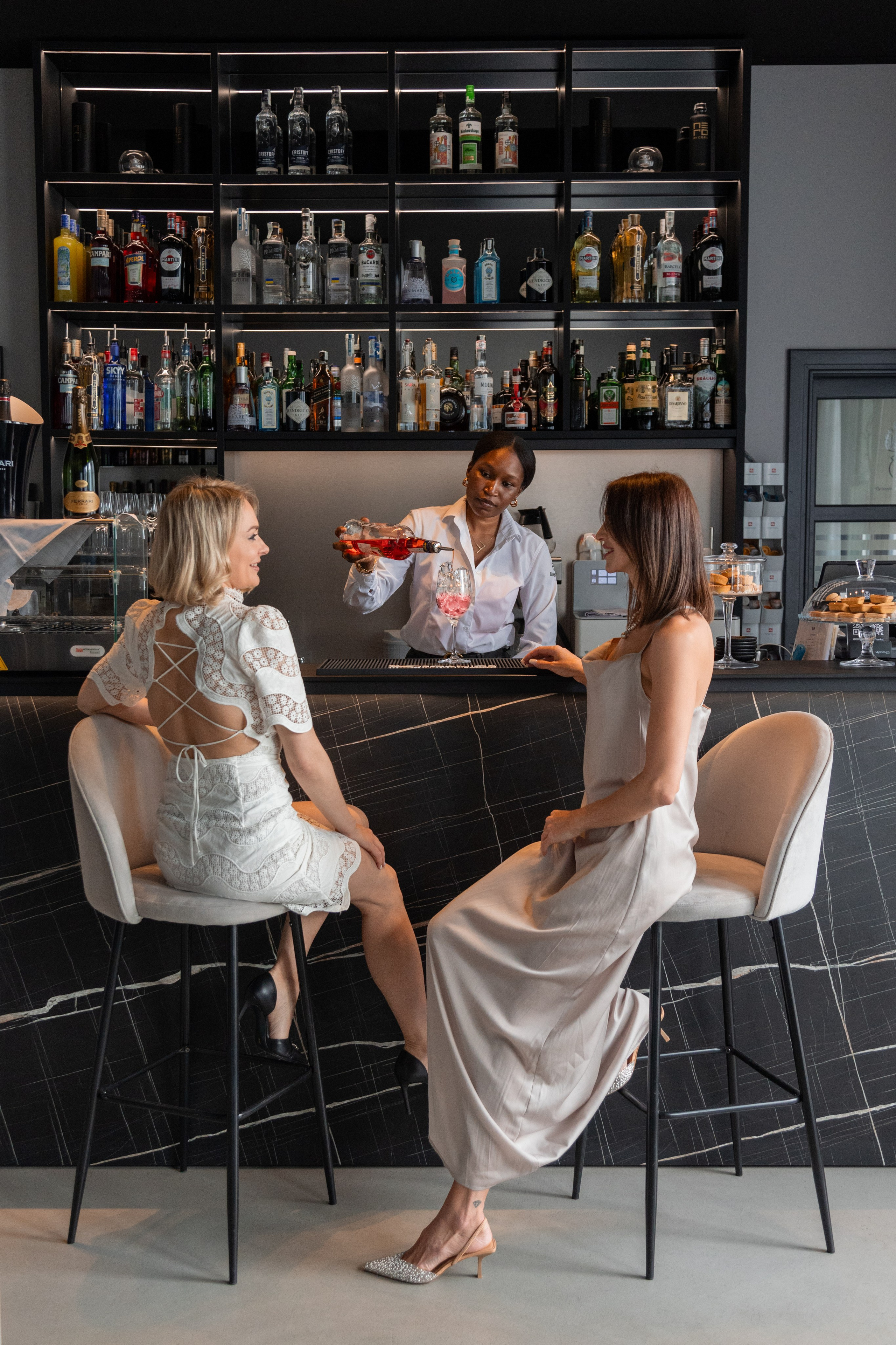 Girls yacht trip. Photographer in Milan |Mila Pro Photo