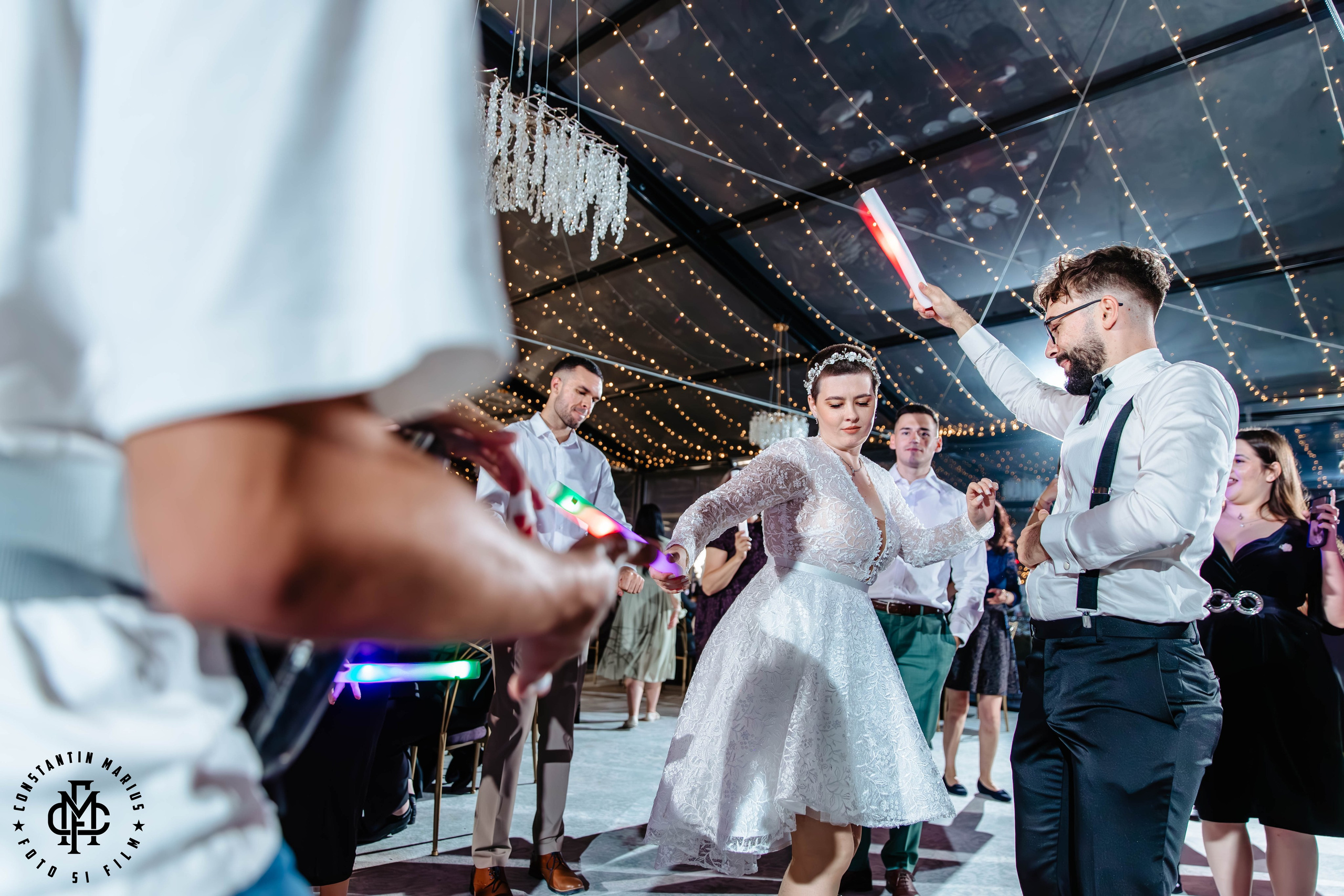 WEDDING PHOTOGRAPHY. DESPRE NOI