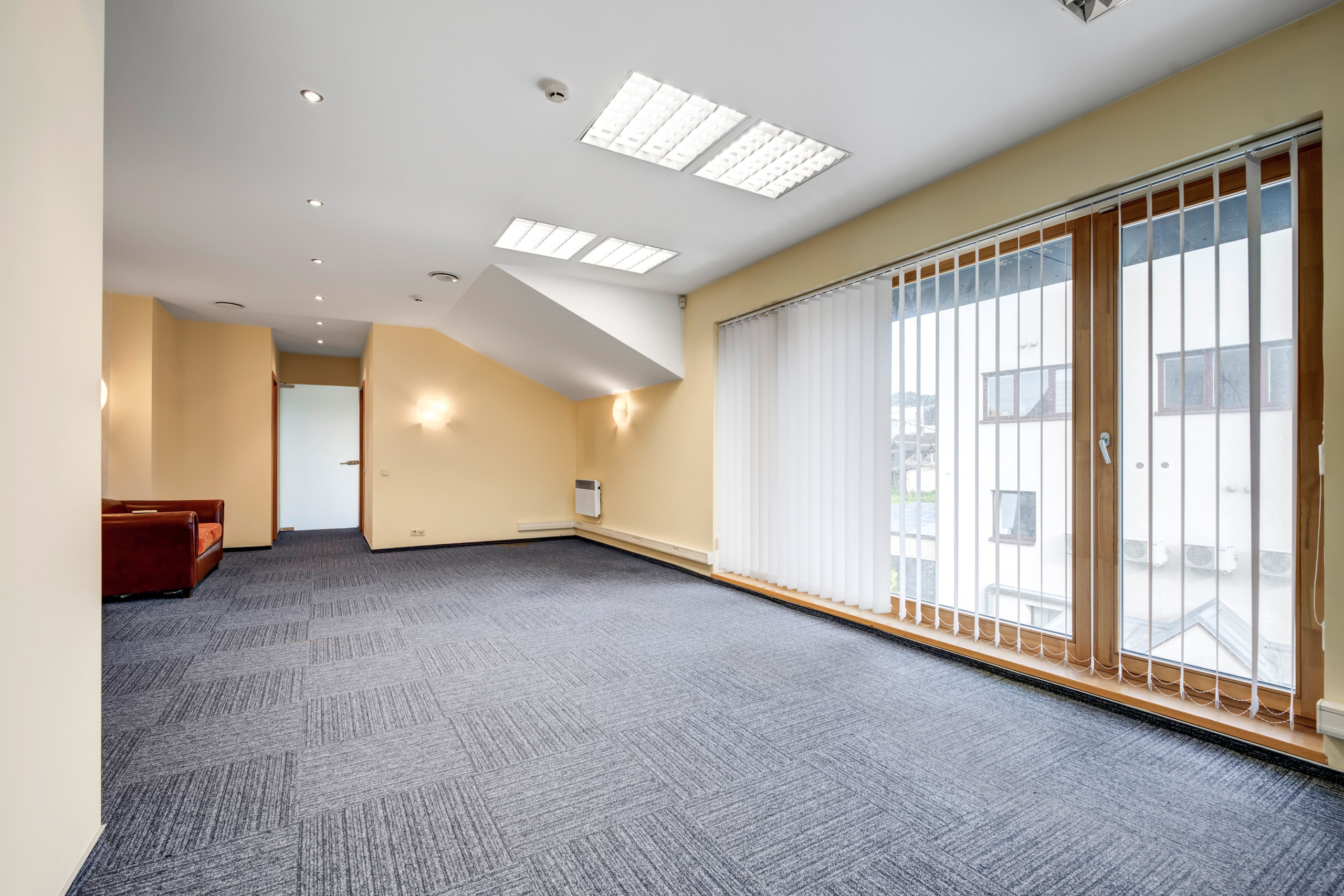 Kėstučio g. 30, komerc. patalpos. Elina Sapiega fotografė Vilniuje