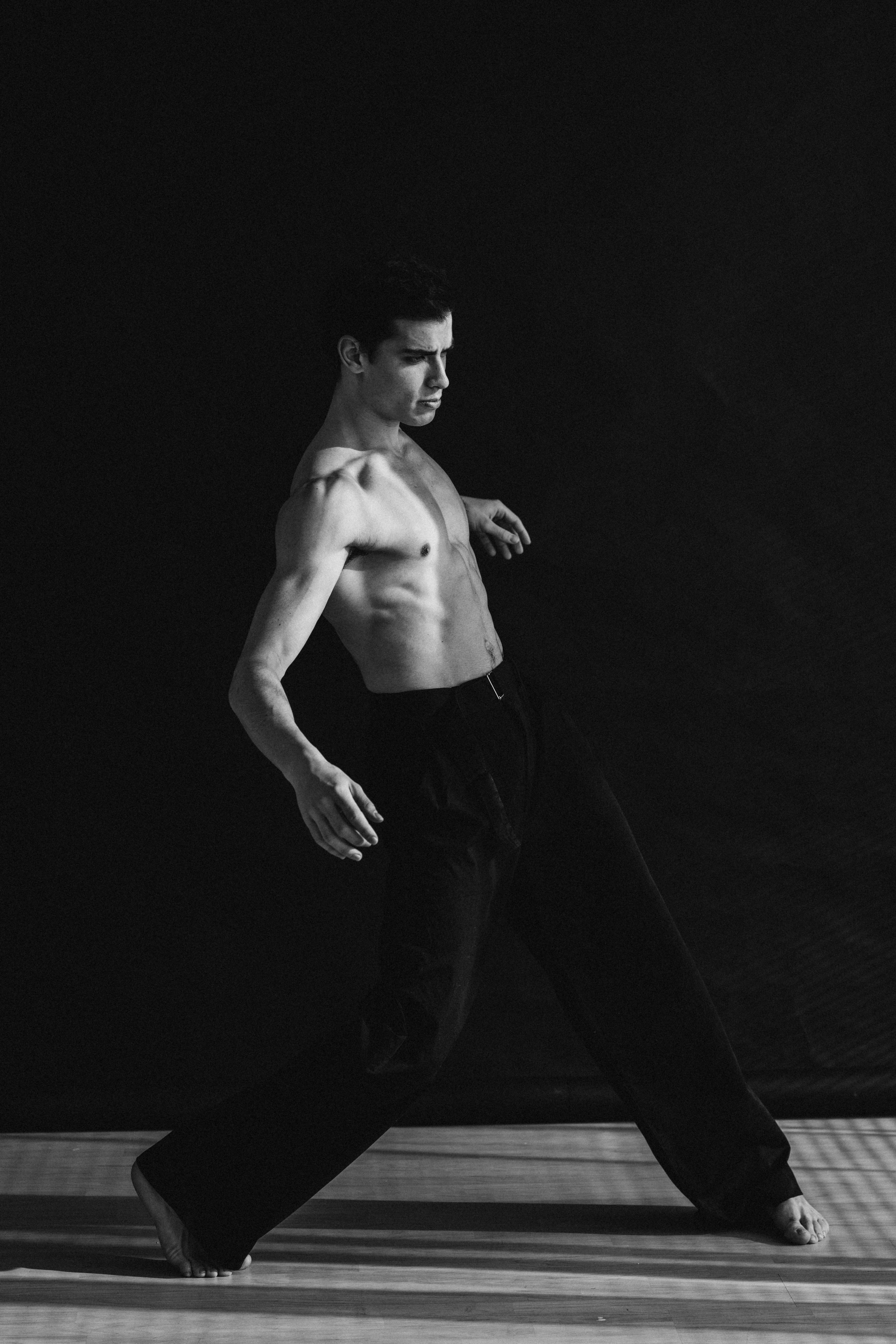 DANCERS. Victoria Olonen – Cinematic Portrait Artist | Helsinki & Europe