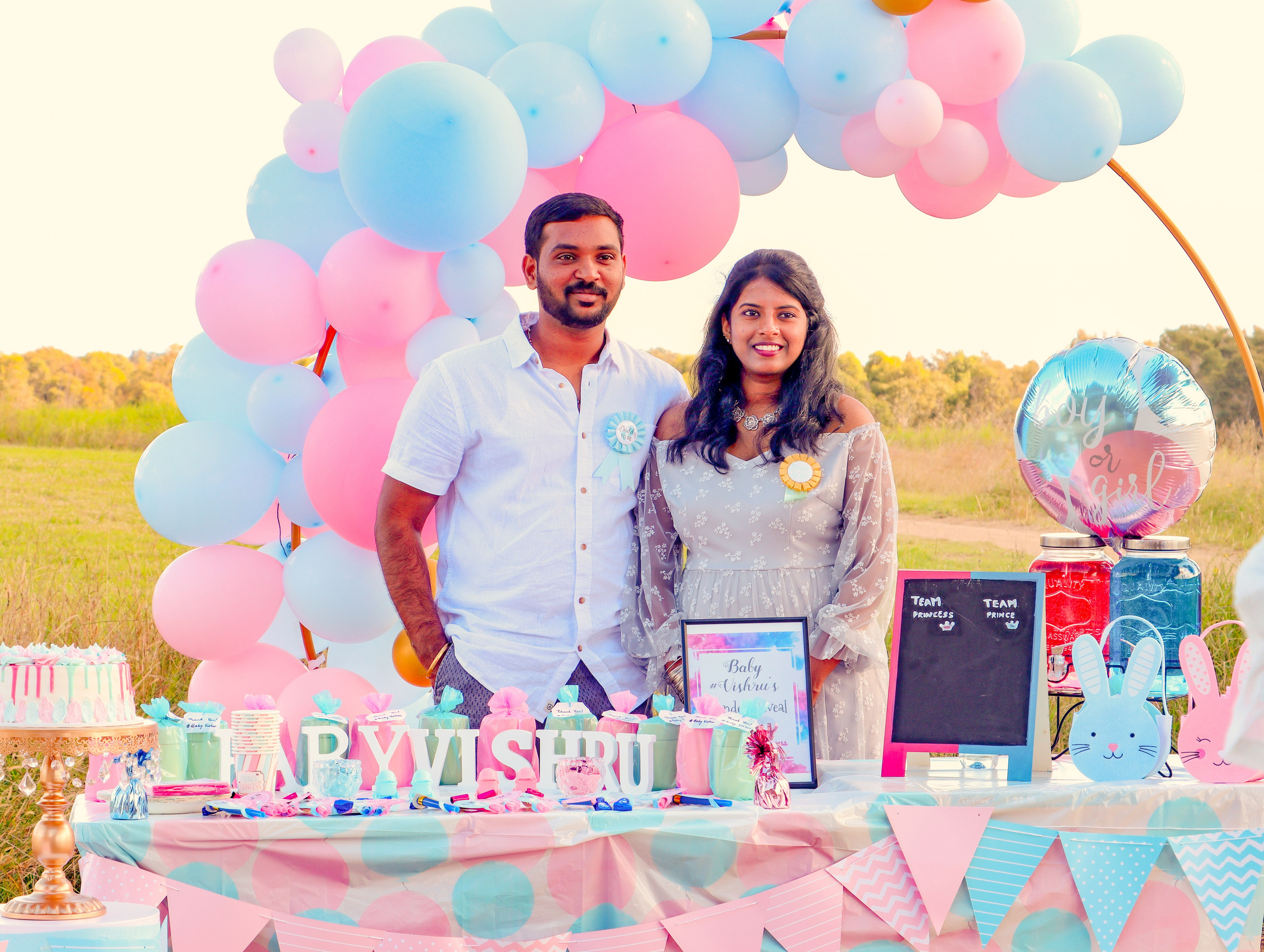 Gender and name Reveal. MHCreative is family-oriented photographer based in SYDNEY