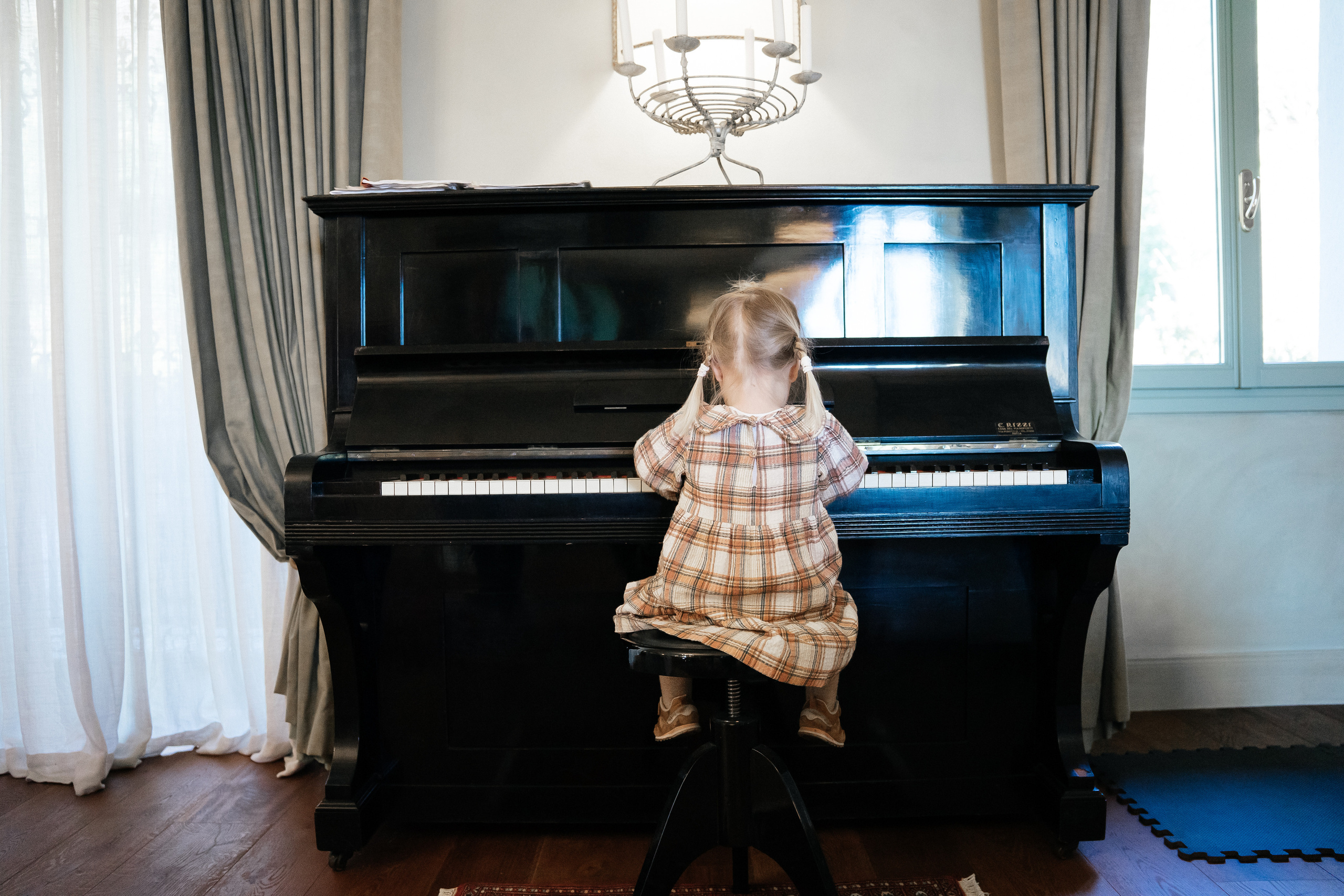 Glafira and Tanya. PHOTOGRAPHER IN ITALY