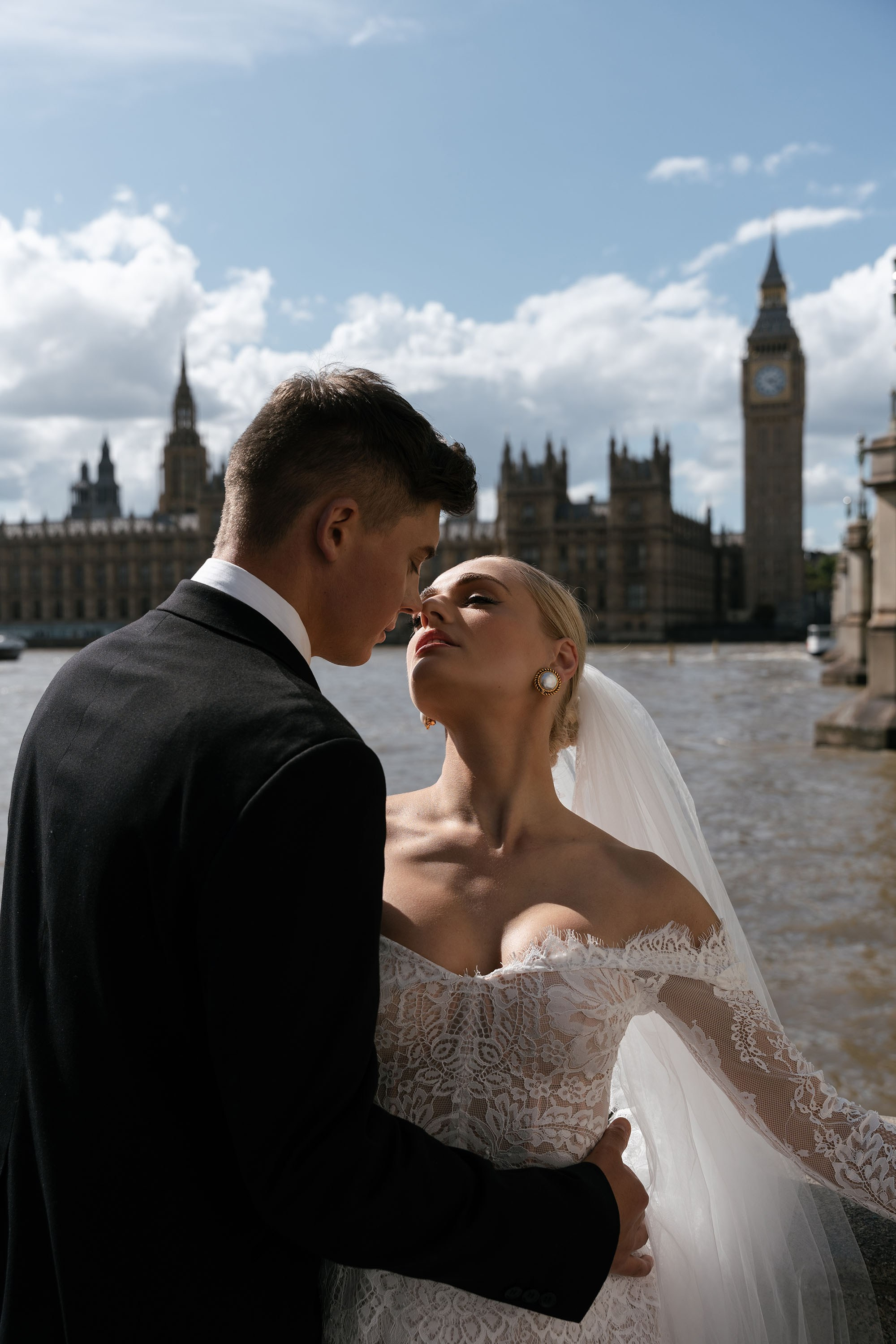 Anhelina and Dmytro. Fotógrafos de bodas de destino y creadores de contenido con base en España