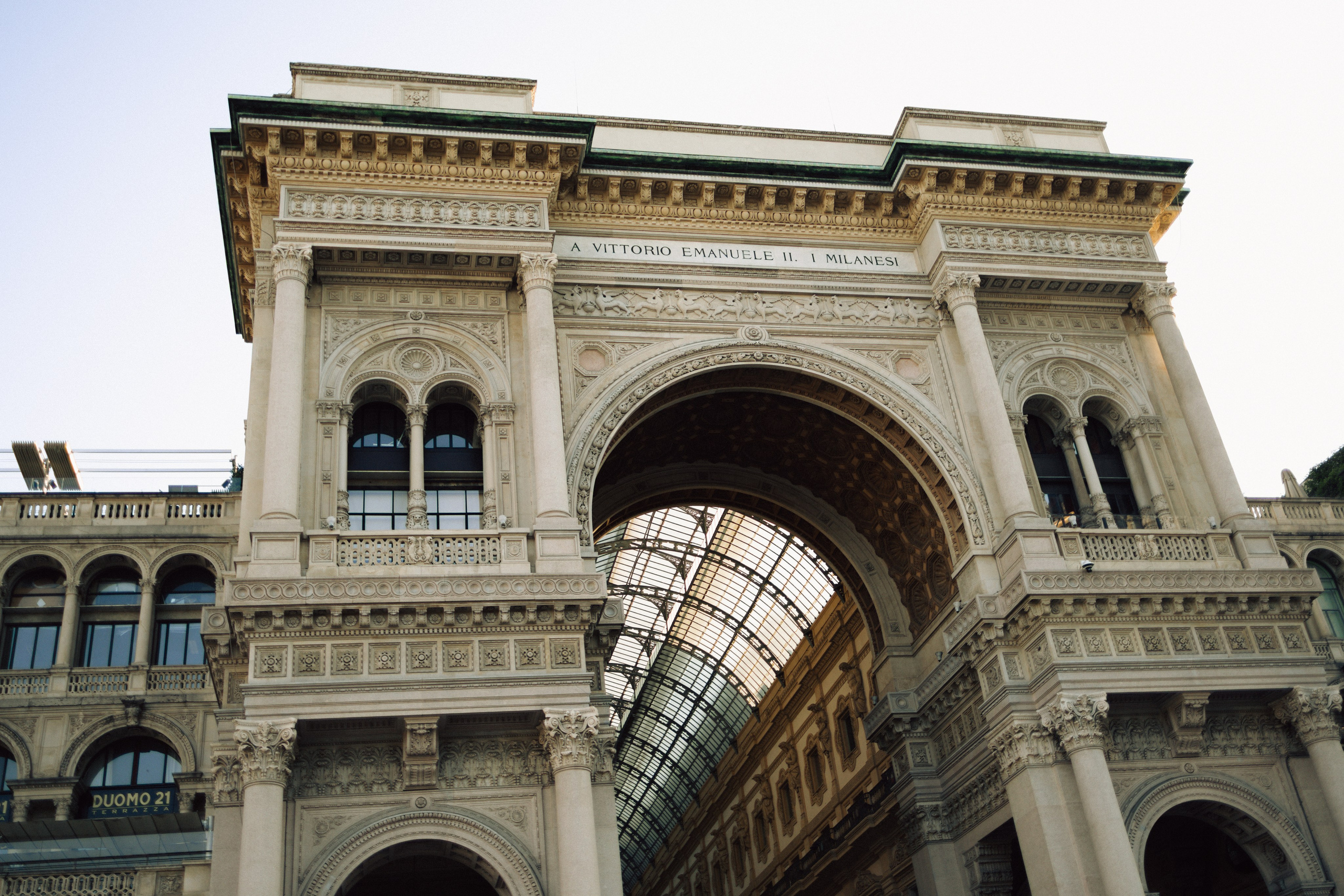 Cinematic Love Story in Milan, Italy | Alena & Bulat. Liza Bizzaro — Italy Wedding, Love Story & Portrait Photographer in Milan, Turin, Piedmont and Across Italy