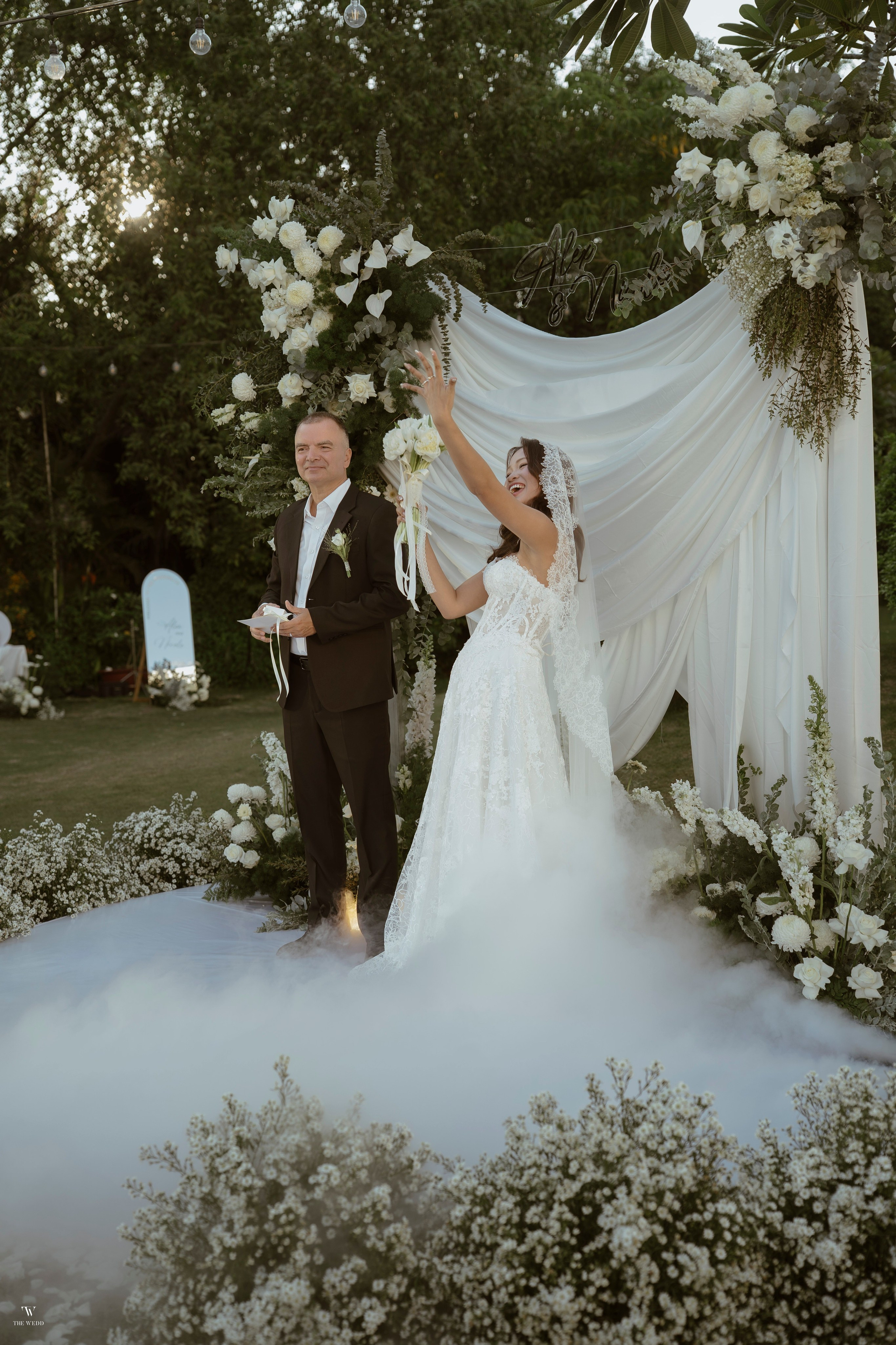 ALEX & NICOLE. WEDDING PHOTOGRAPHER IN VIETNAM