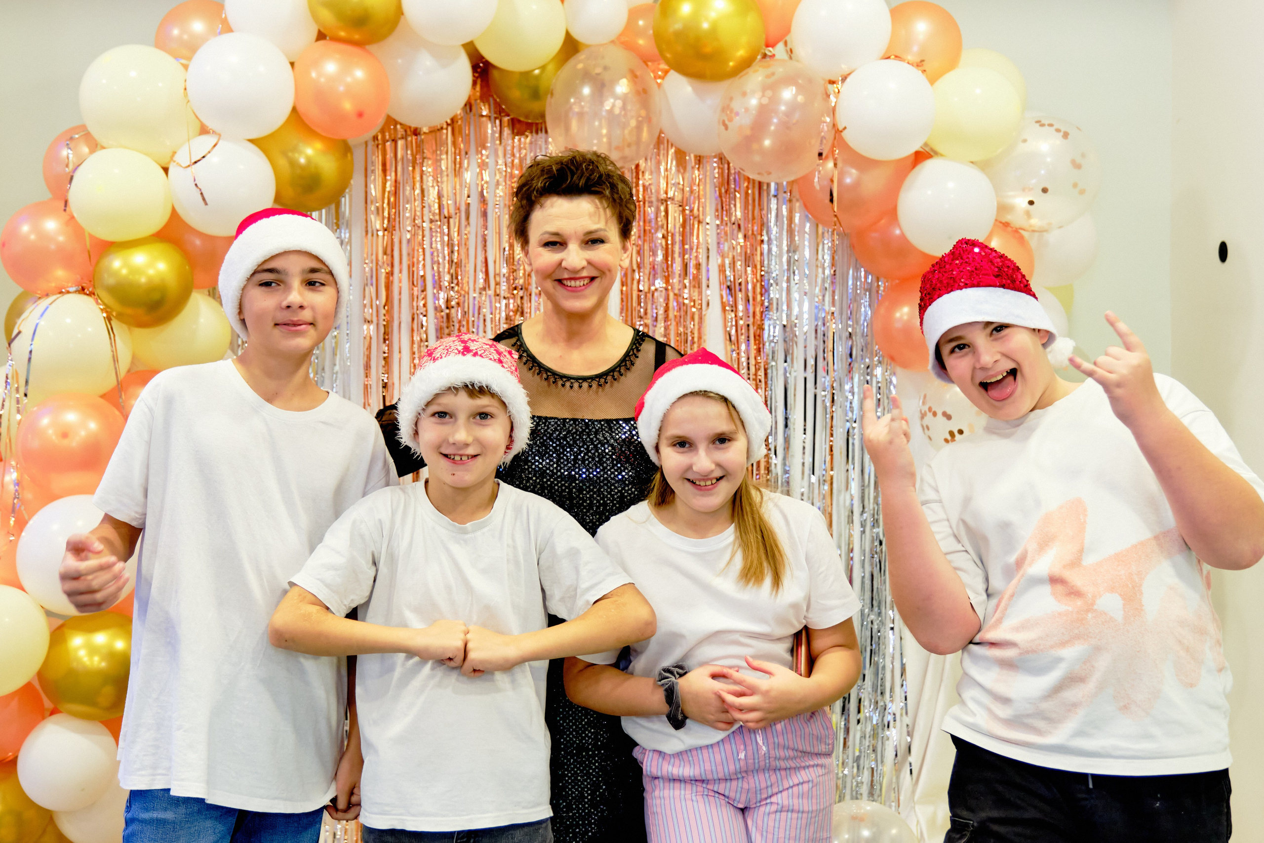 Фоторепортаж з благодійного Новорічного балу у Чорногорії. Портретний фотограф Альона Новгородцева