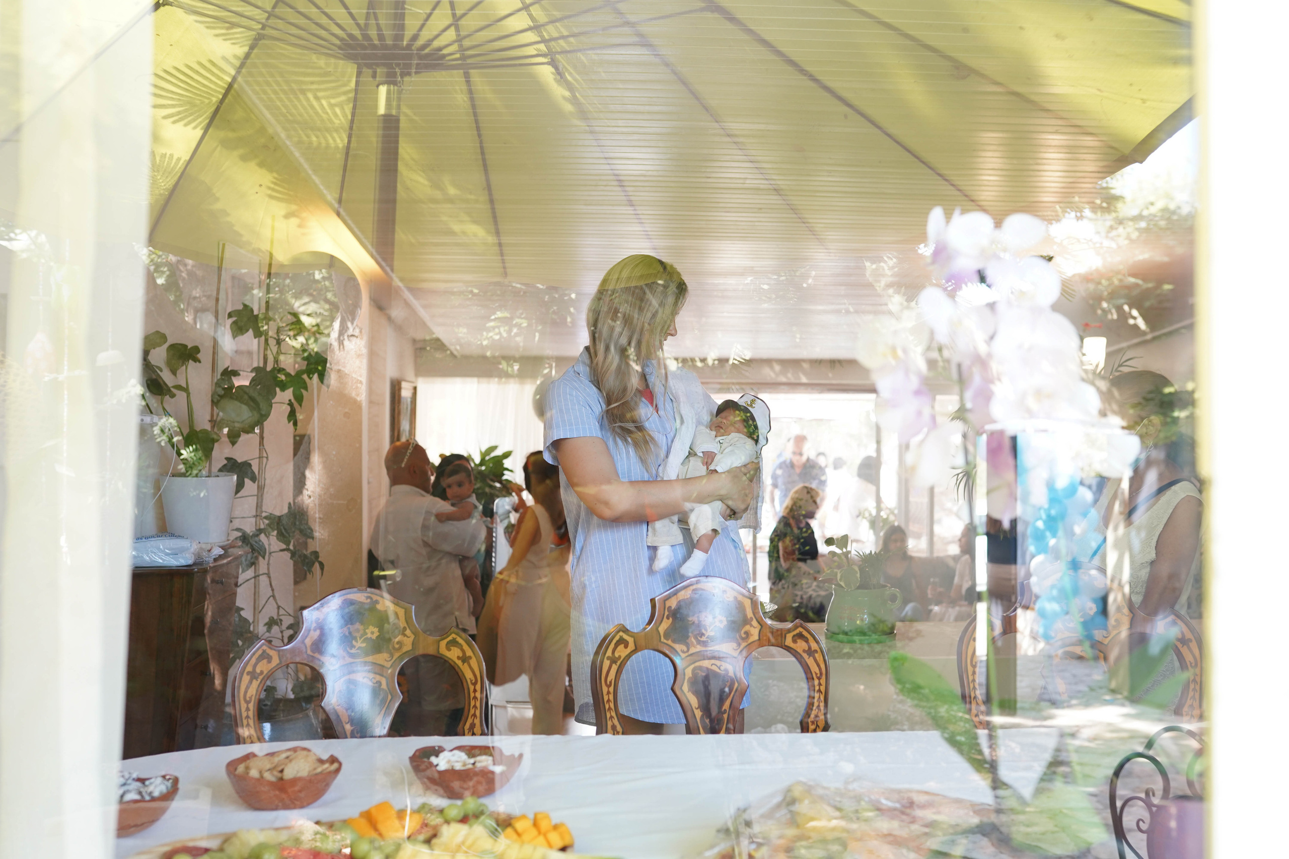 אלכסנדרה — צלמת מקצועית של משפחה, ילדים, אופנה וסרטוני תדמית