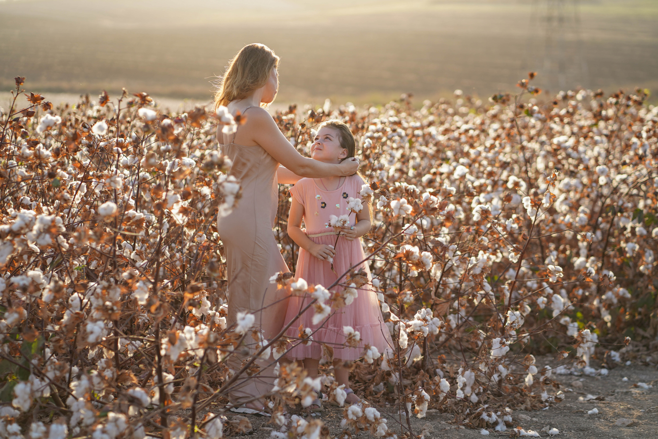 אלכסנדרה — צלמת מקצועית של משפחה, ילדים, אופנה וסרטוני תדמית