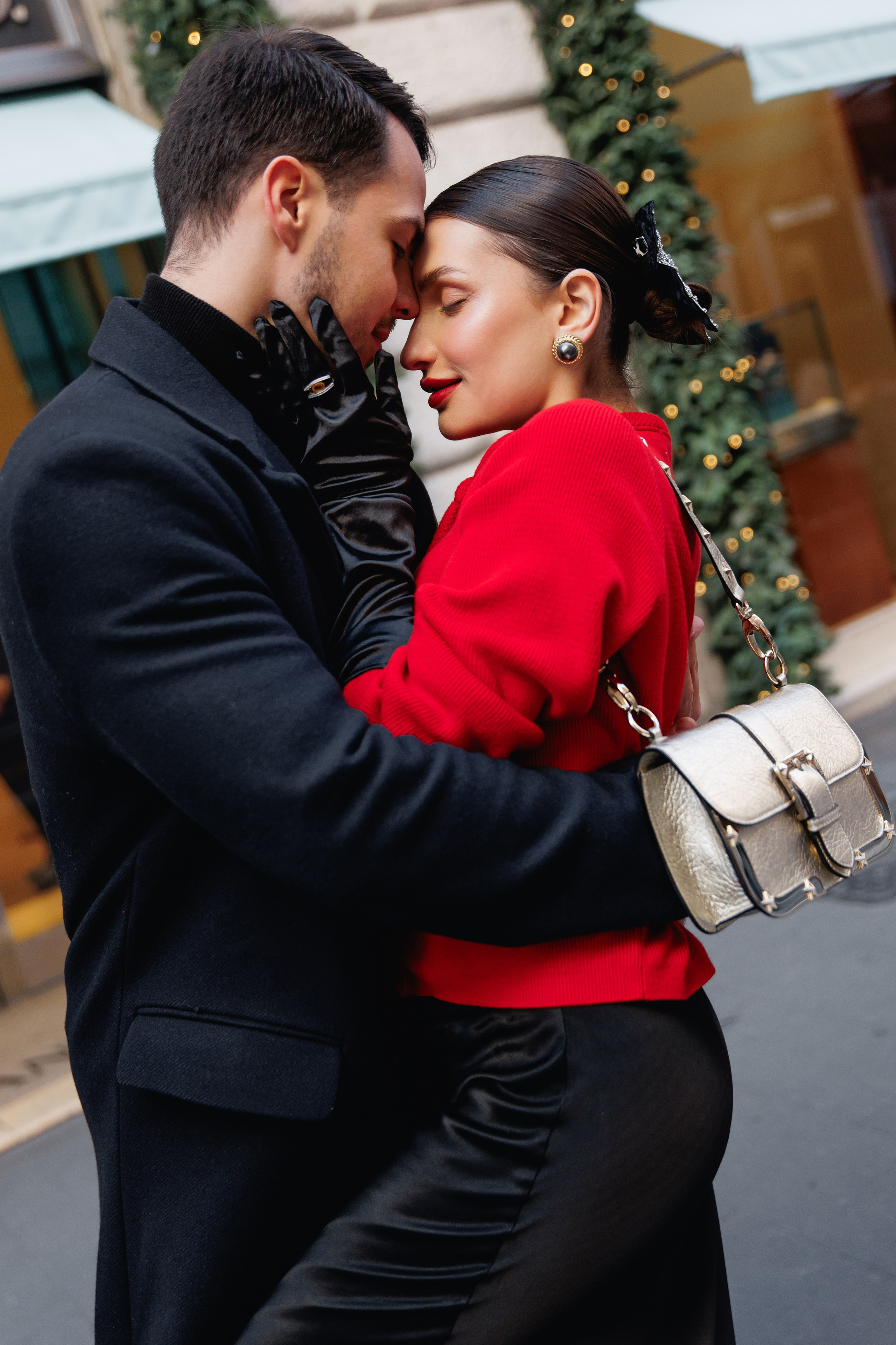 Christmas photoshooting in Rome Couple street christmas shooting Christmast looks style Christmas photoshootingRome christmast Christmas couple looksNew year Photoshooting