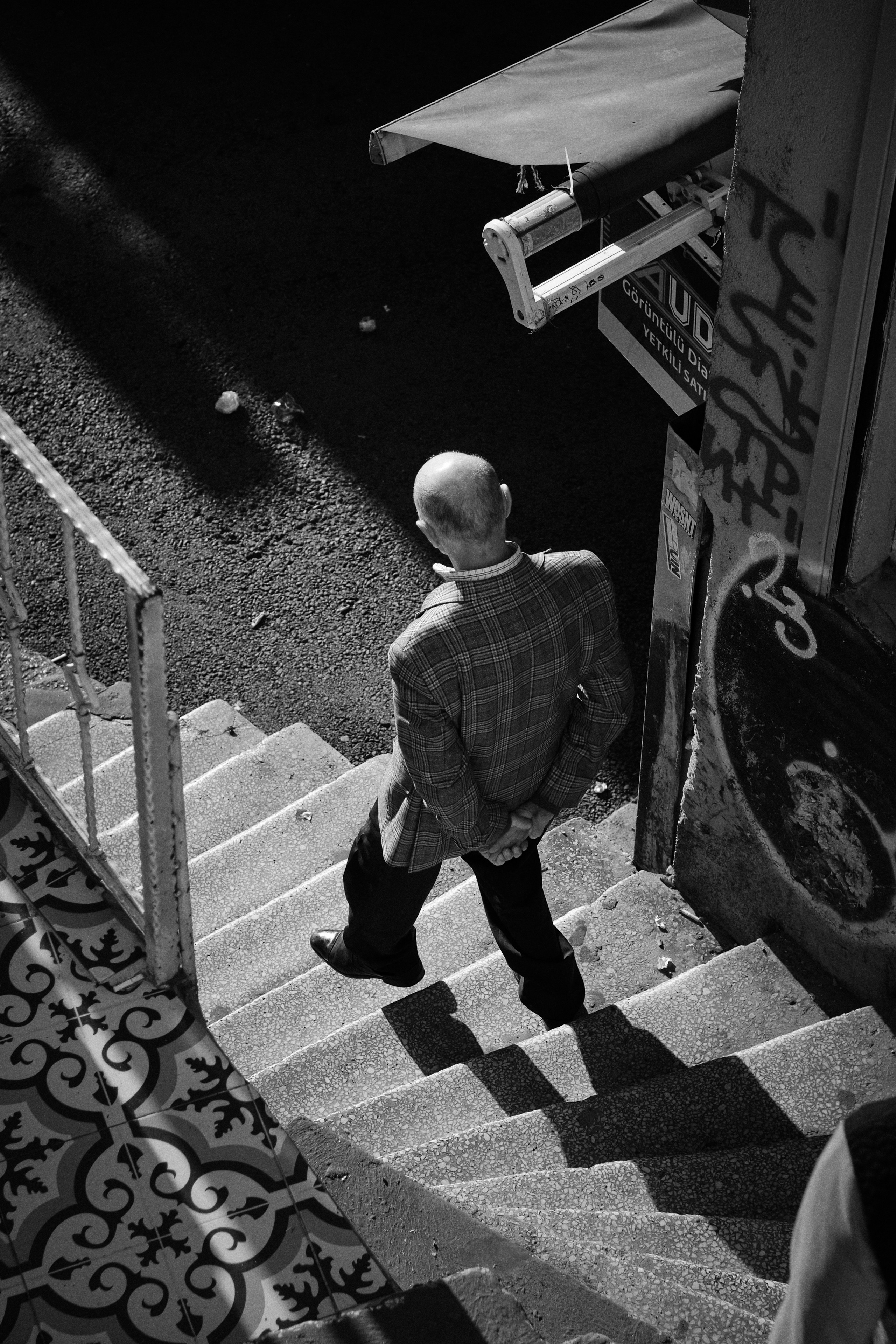 Street photo, Istanbul by Petr Nabutov