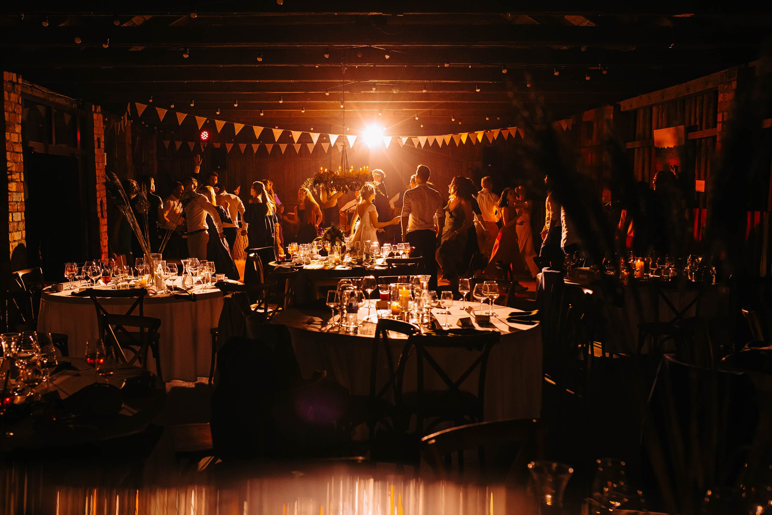 DIEVS SIRDĪ UN VĒJŠ MATOS