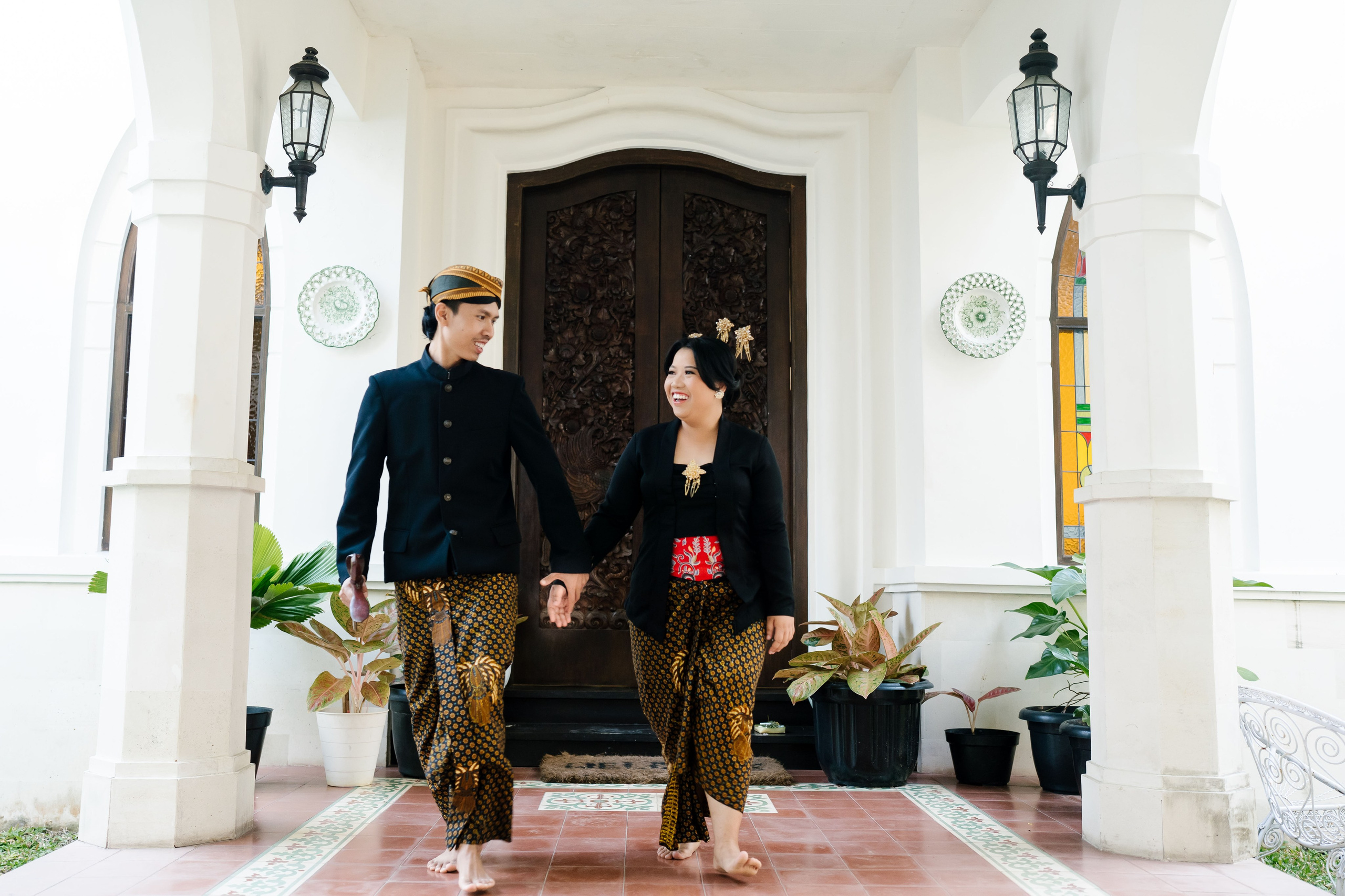 Prewedding Photo Shoot with Javanese style. Female Photographer in Bali