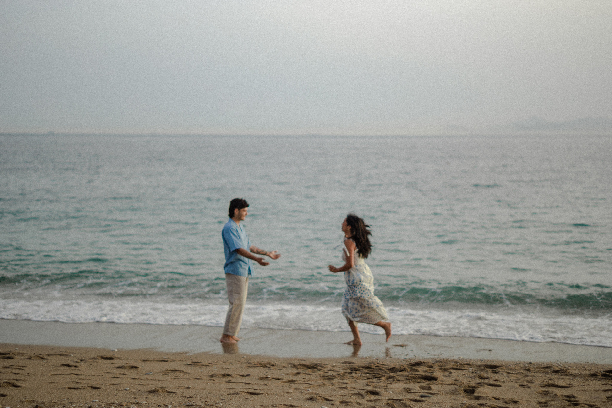 Thea and Jordan in Athens. Photographer in Greece Kristina