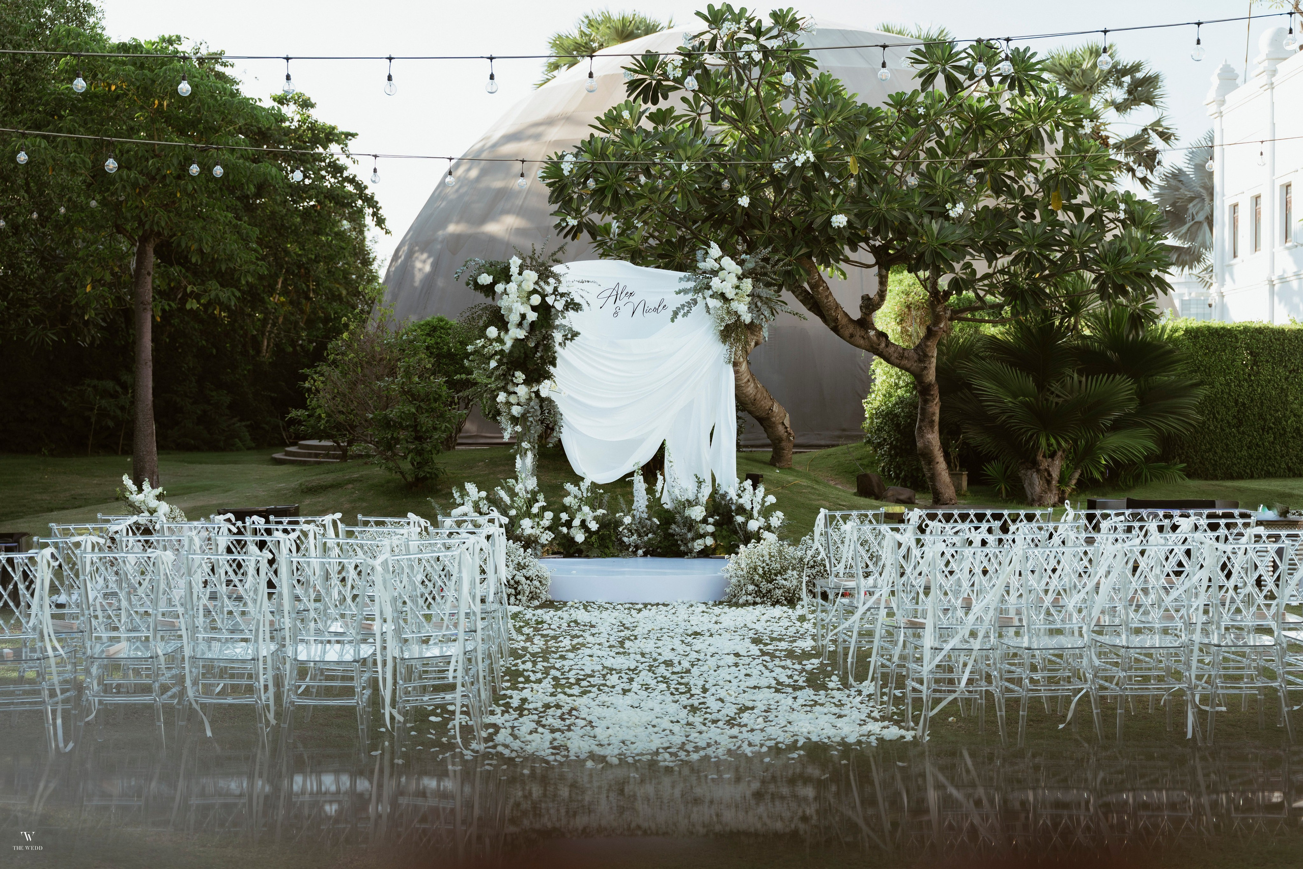 ALEX & NICOLE. WEDDING PHOTOGRAPHER IN VIETNAM