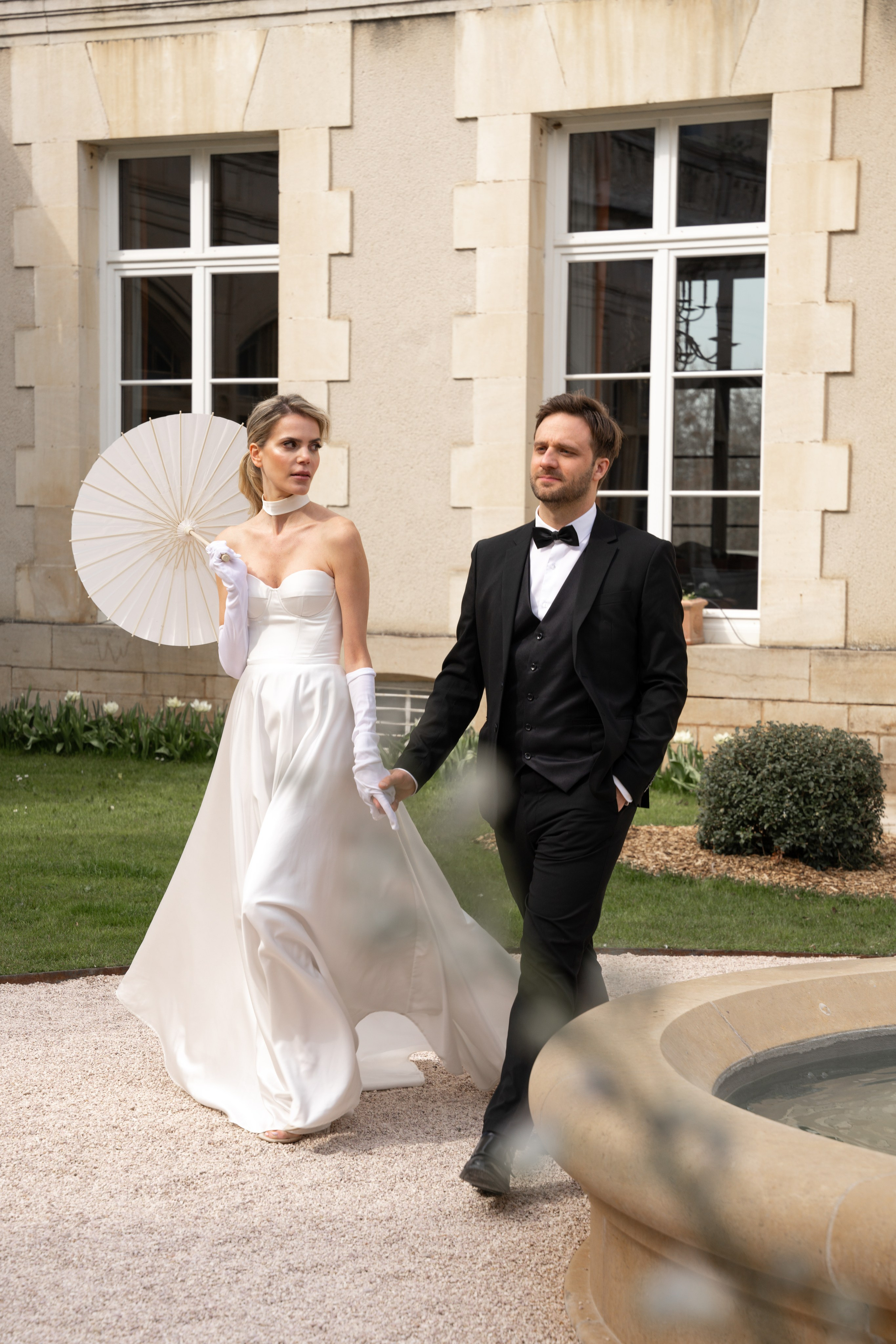 Chateau elopement inspiration. Wedding photographer in Paris Oksana Shum