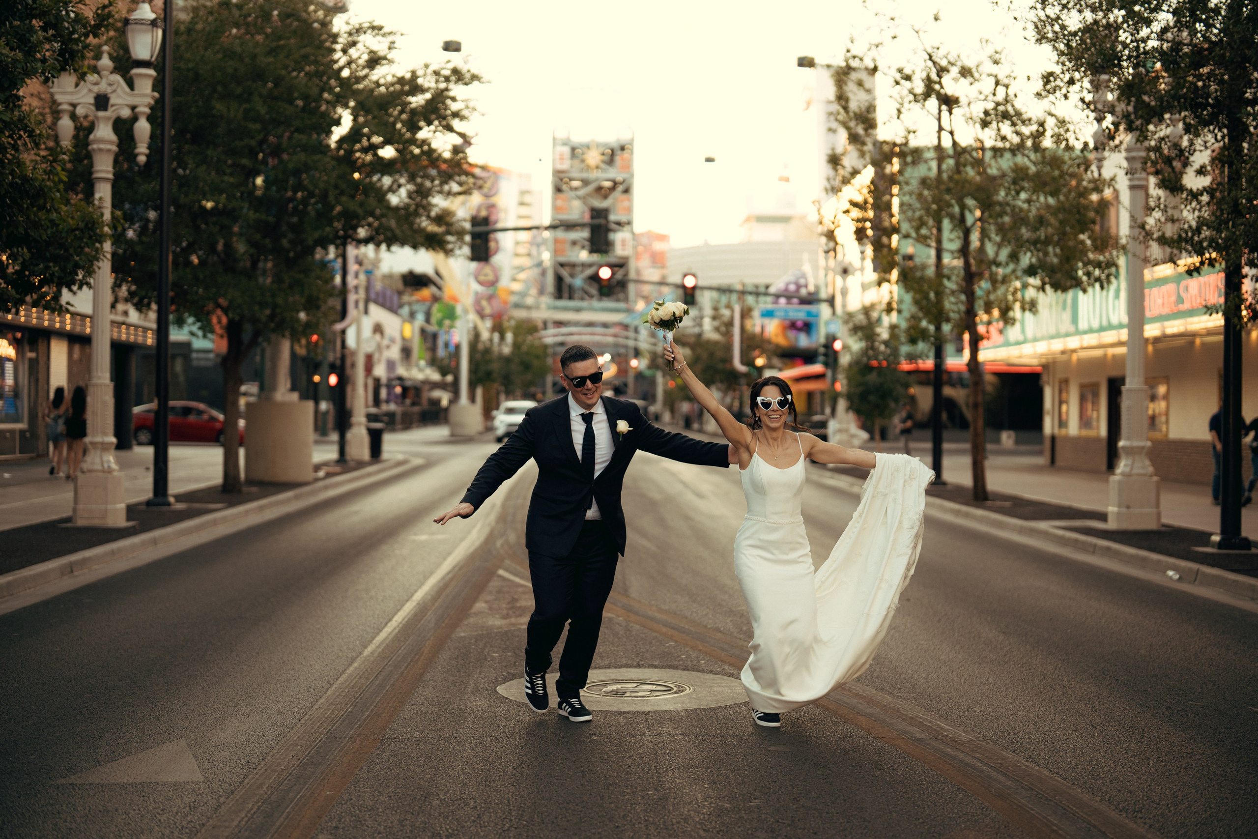 Lara&Dan. Wedding & elopement photographer Viktoriya Kravtsov. Las Vegas