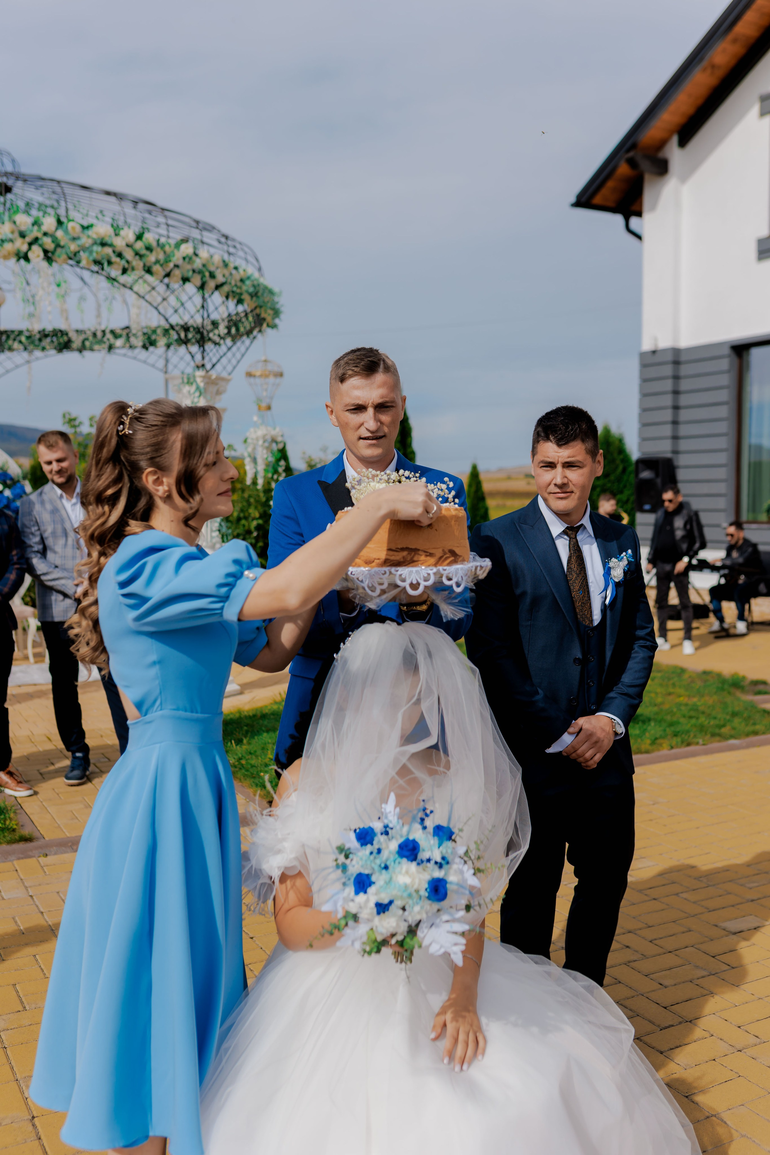 Loredana & Emilian – Ziua Nunții | Videografie - fotografie Botez Suceava, Iași, Botoșani. Servicii foto-video profesionale, pentru momente de neuitat
