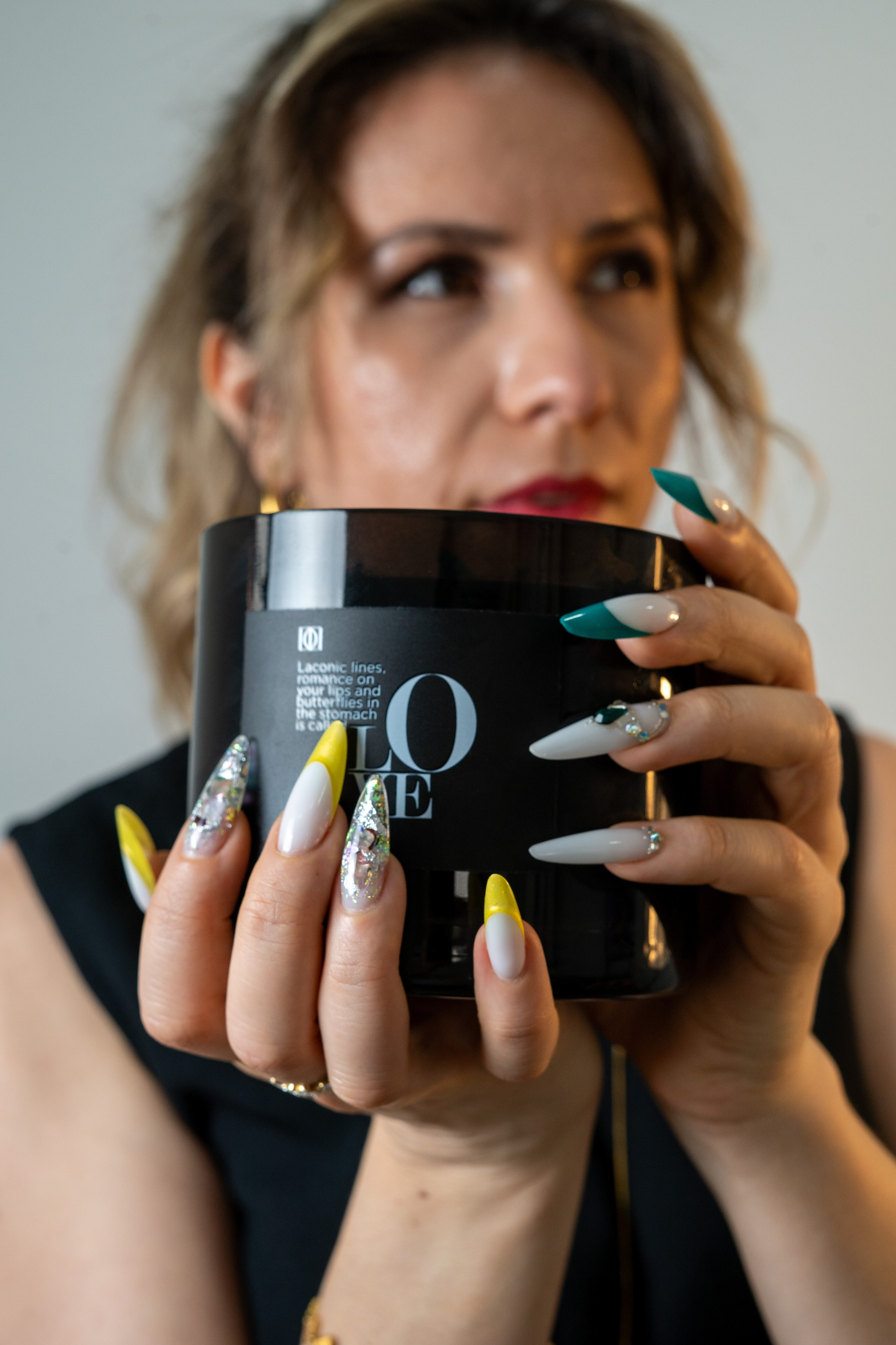 Nina Petrasco. Frames by Giovani Braga