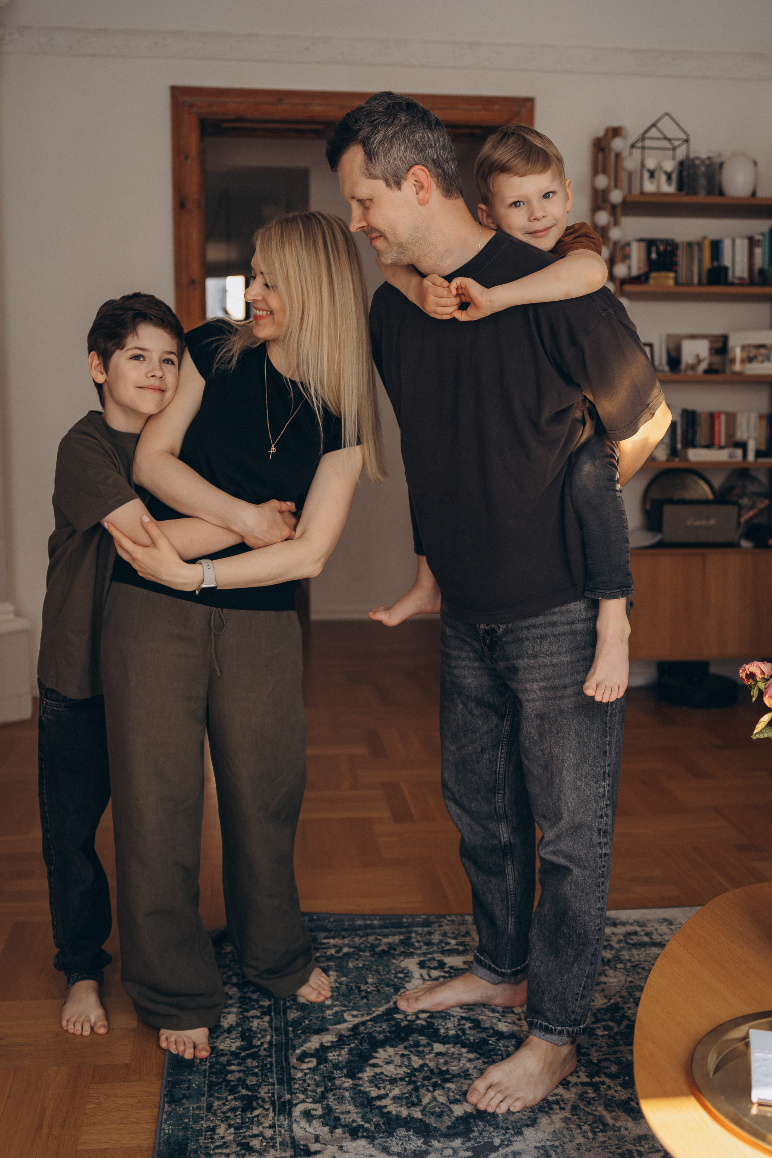 LAURAS ģimene. GALVENĀ