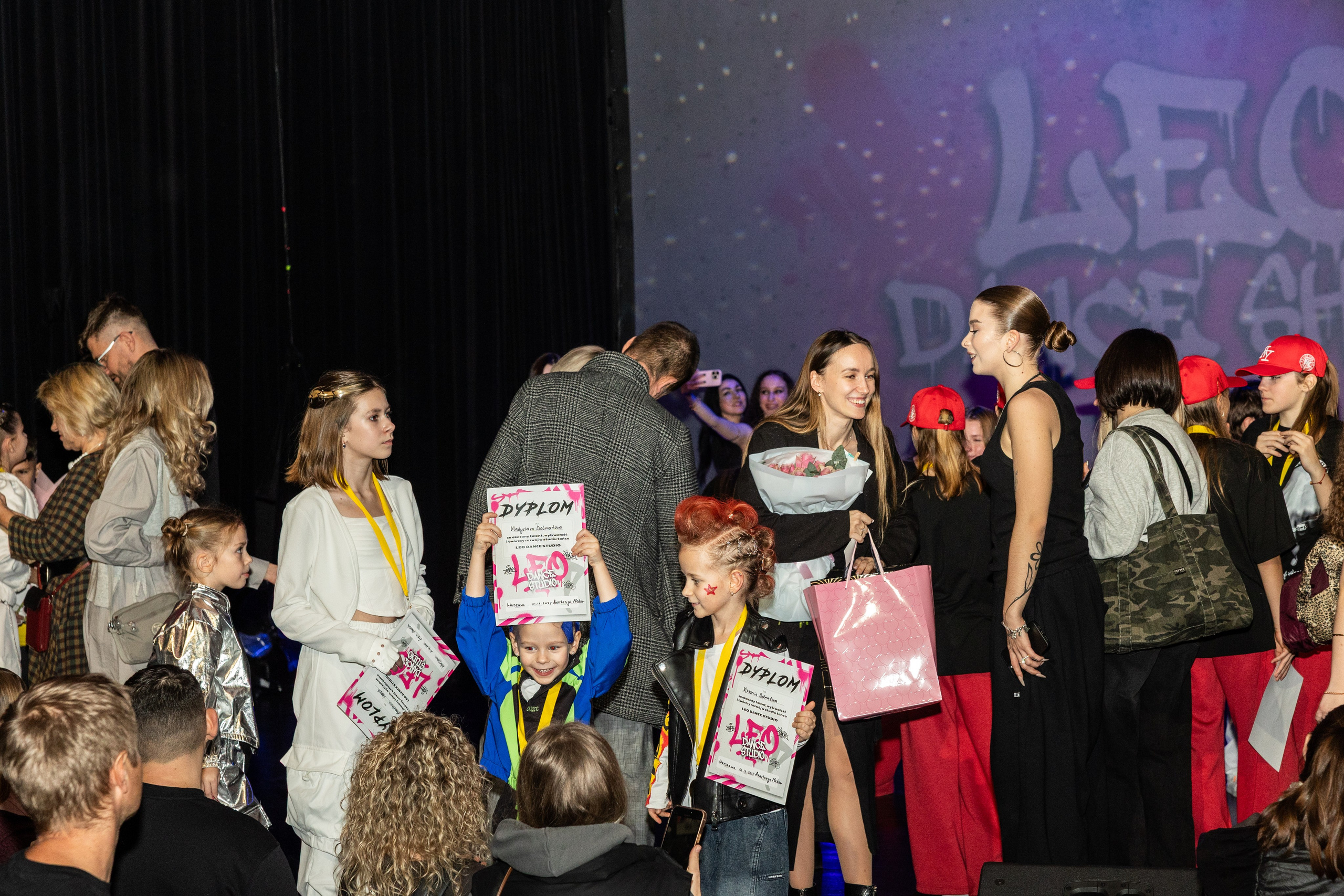 LEO DANCE SHOW WINTER 2025. Семейный и детский фотограф в Варшаве Мила Бобровская