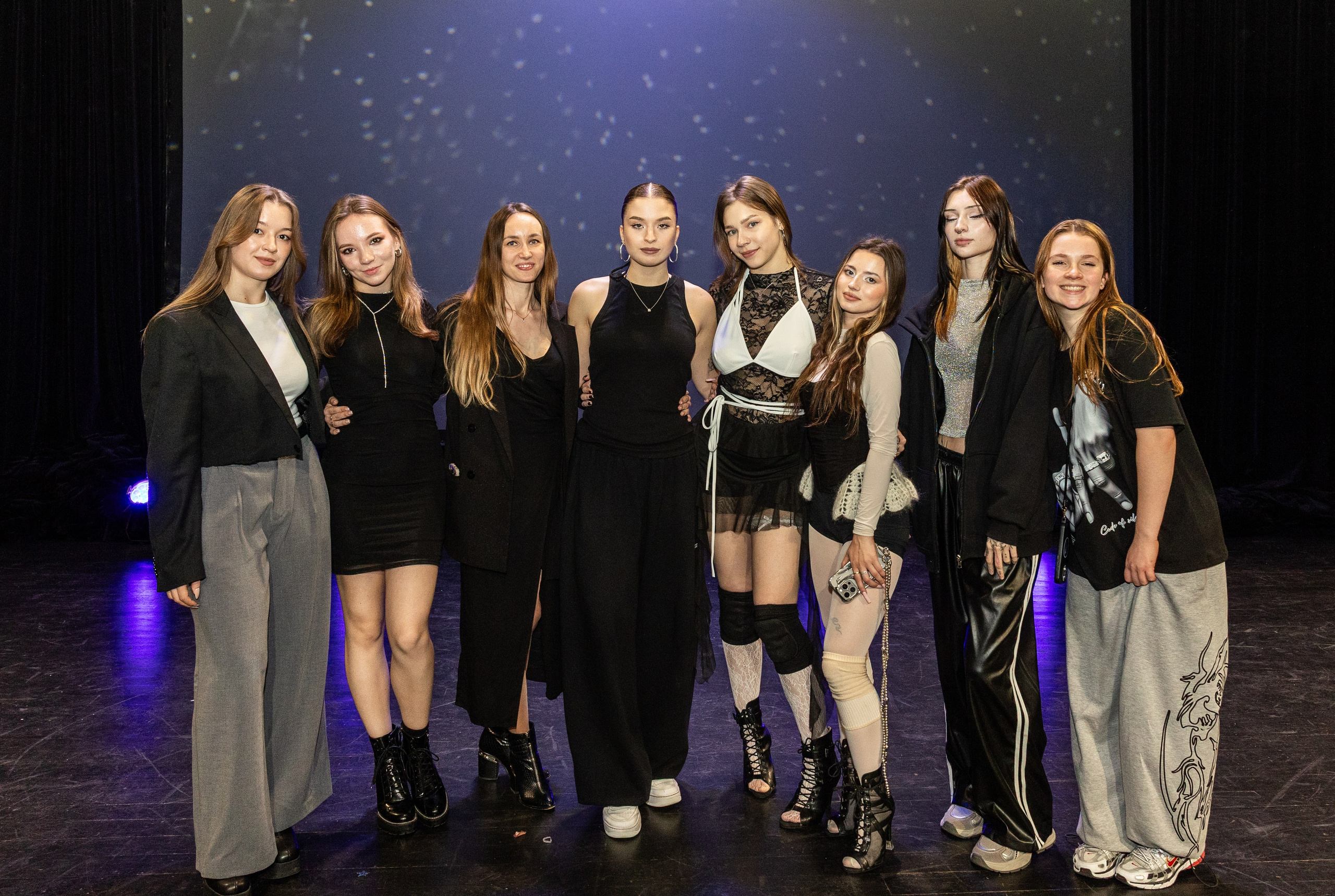 LEO DANCE SHOW WINTER 2025. Семейный и детский фотограф в Варшаве Мила Бобровская