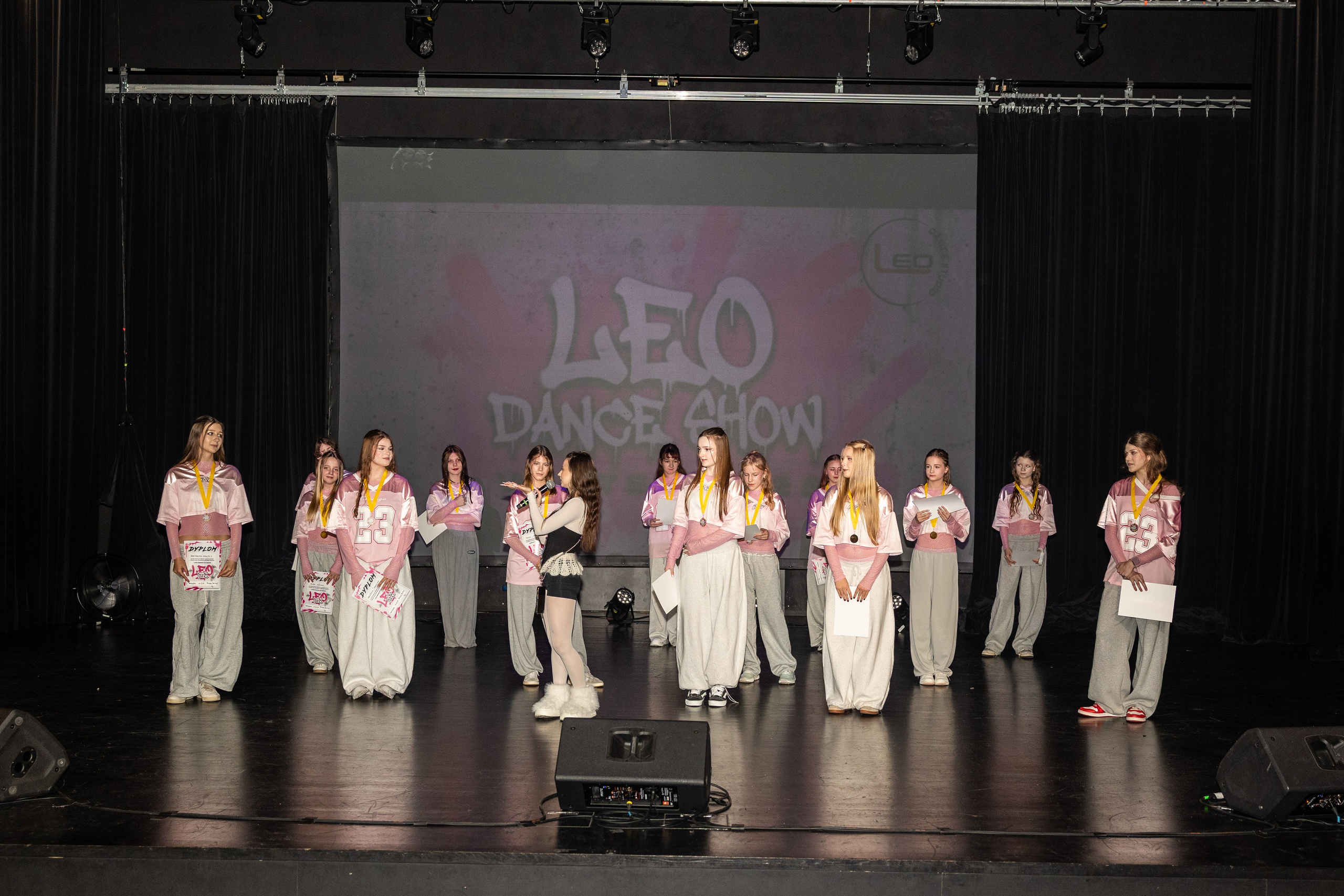 LEO DANCE SHOW WINTER 2025. Семейный и детский фотограф в Варшаве Мила Бобровская