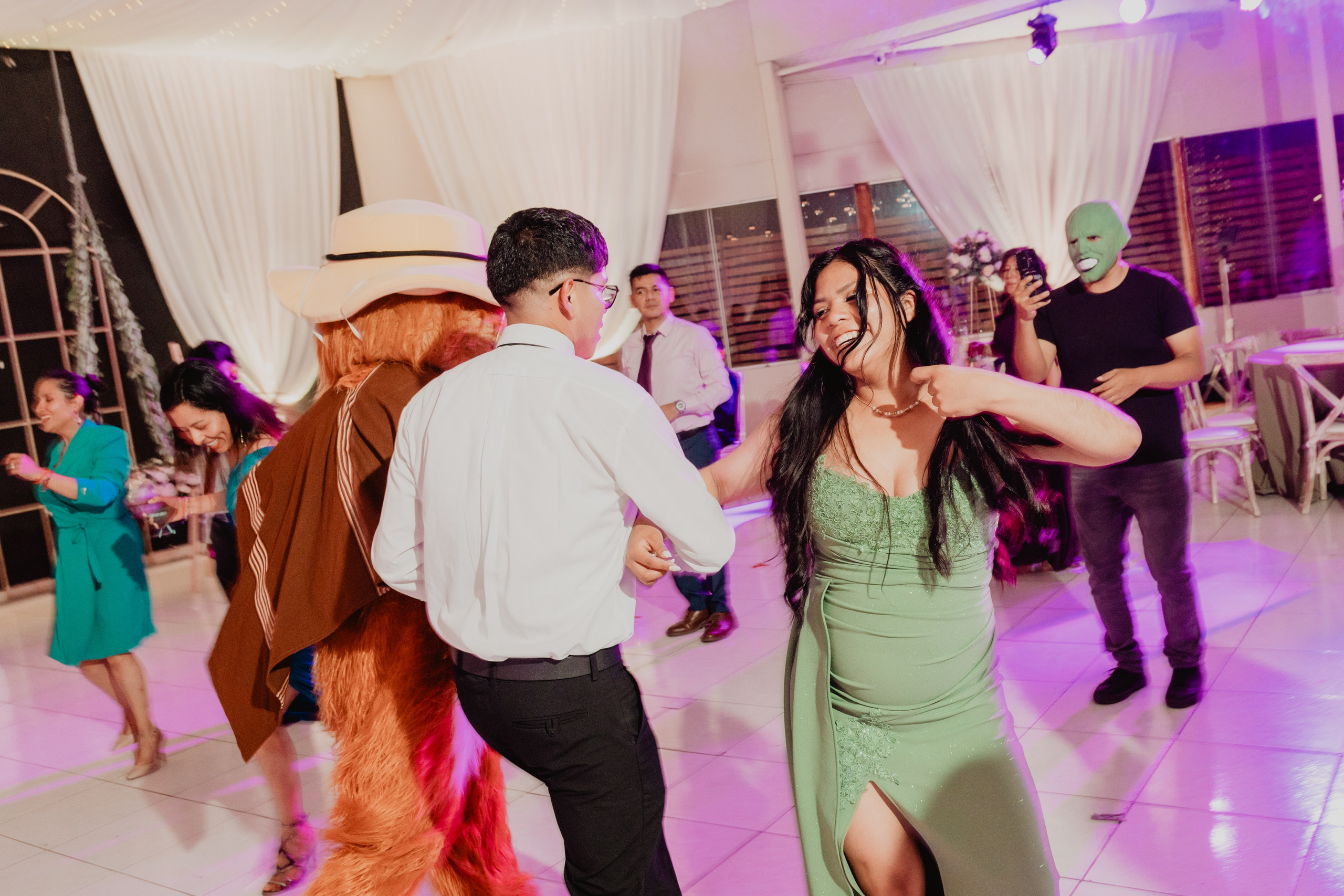 FERNANDO + MARIBEL | BODA RELIGIOSA. Studio KVTA | Fotografía y Video de Bodas en Arequipa