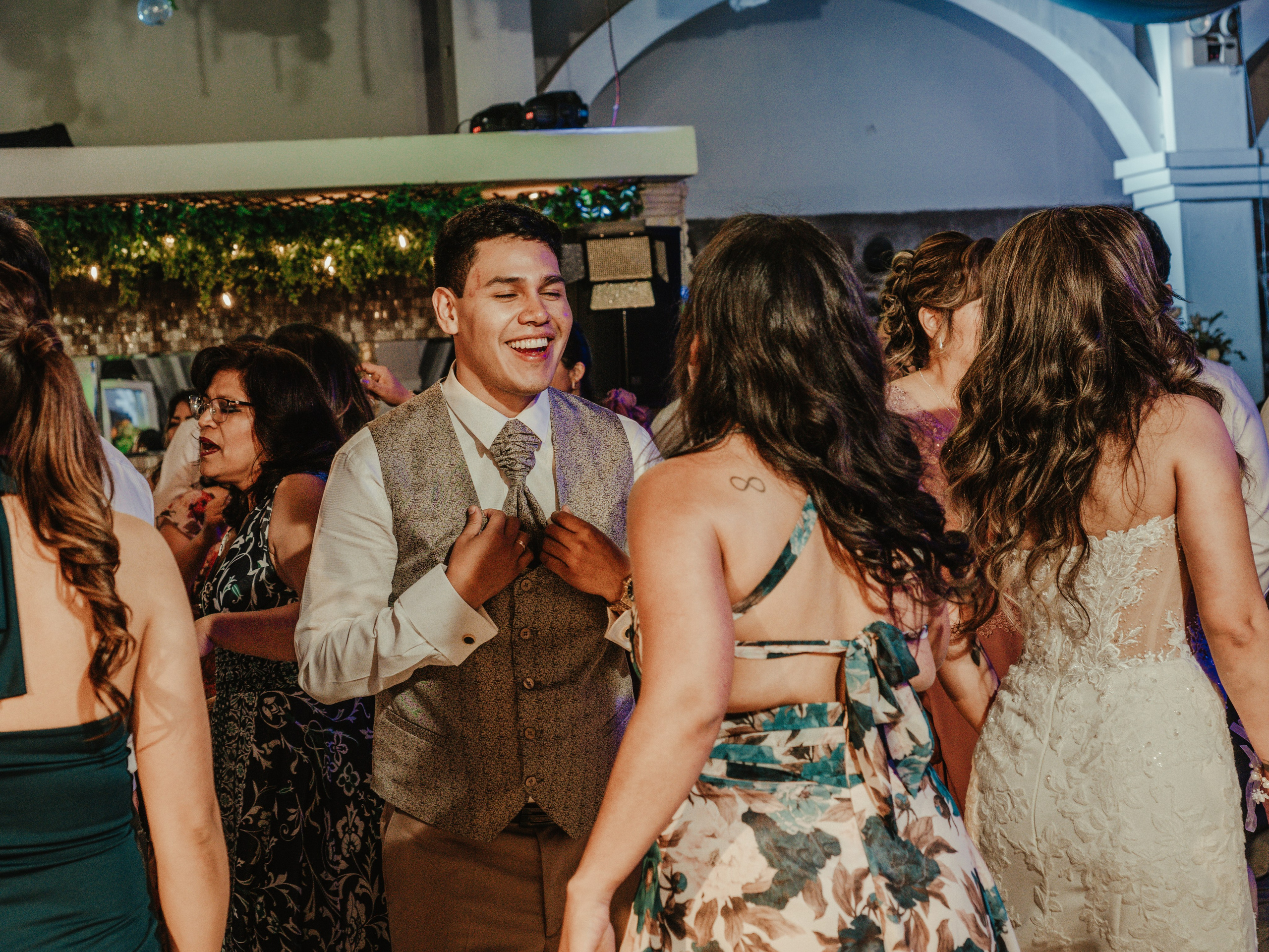 CARLA Y MARIO BODA RELIGIOSA. Studio KVTA | Fotografía y Video de Bodas en Arequipa