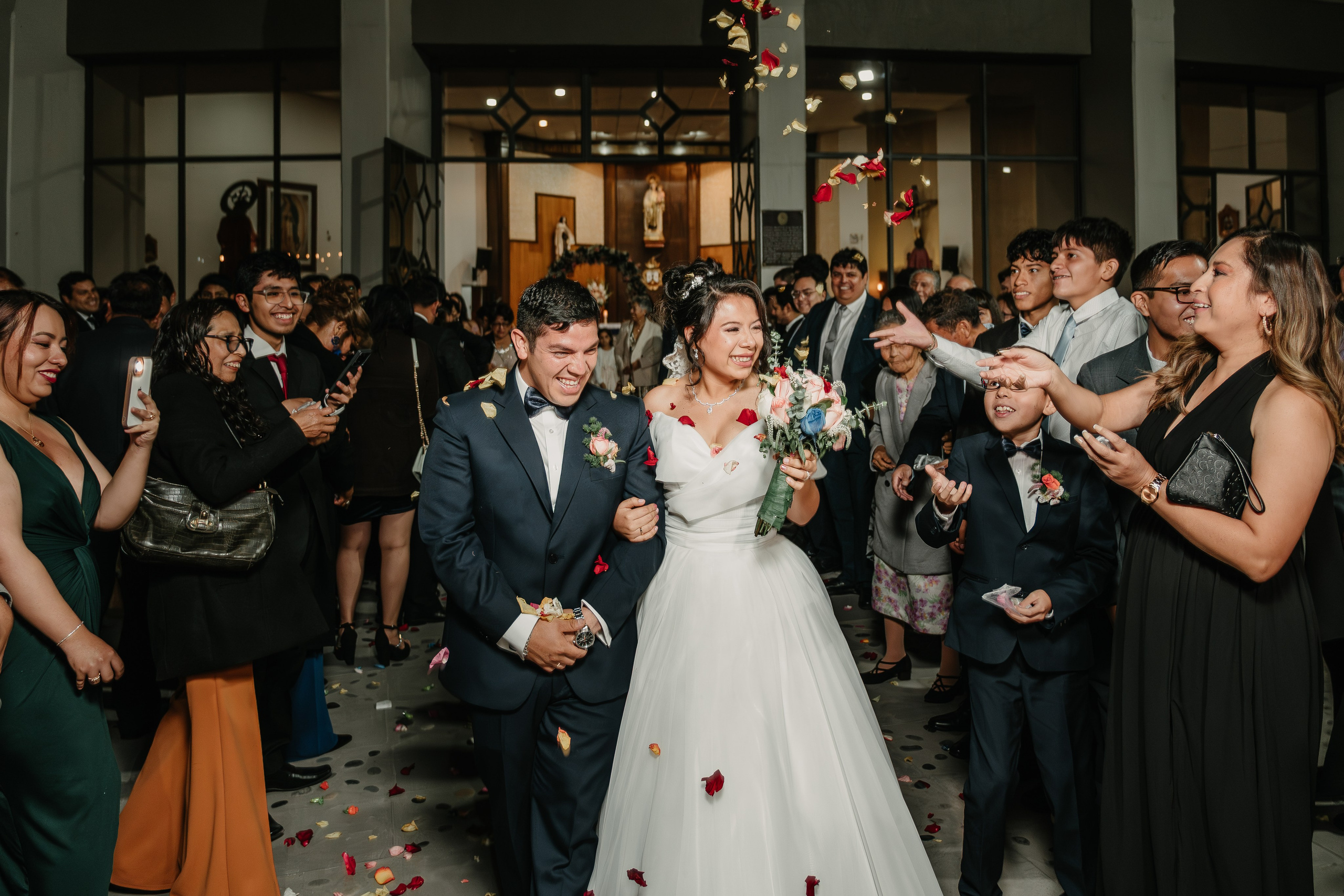 ALEJANDRA + RODRIGO BODA RELIGIOSA. Studio KVTA | Fotografía y Video de Bodas en Arequipa