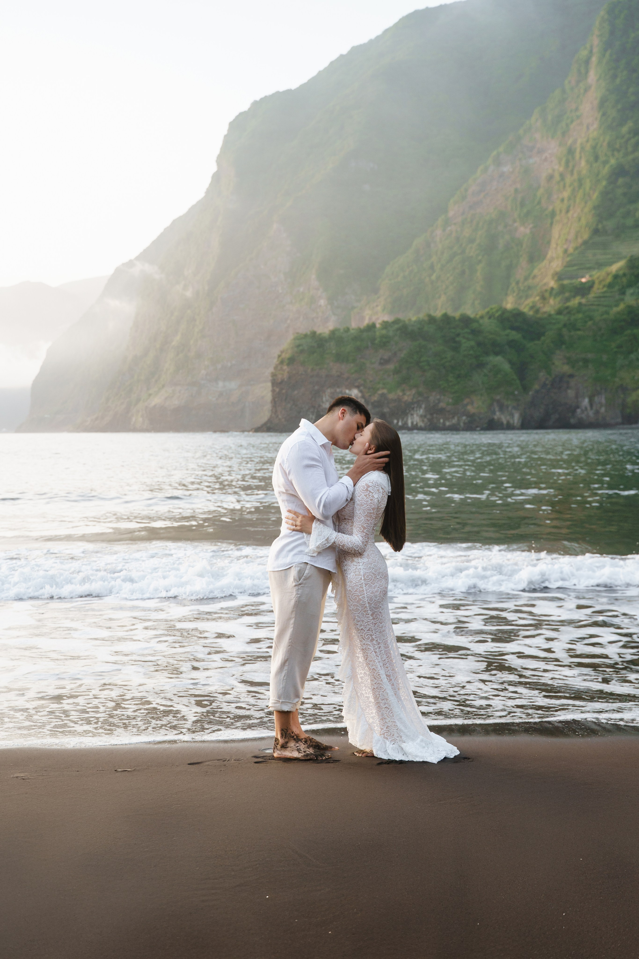 Romantic Beach Proposal in Madeira | Proposal Photoshoot. Your photographer in Madeira