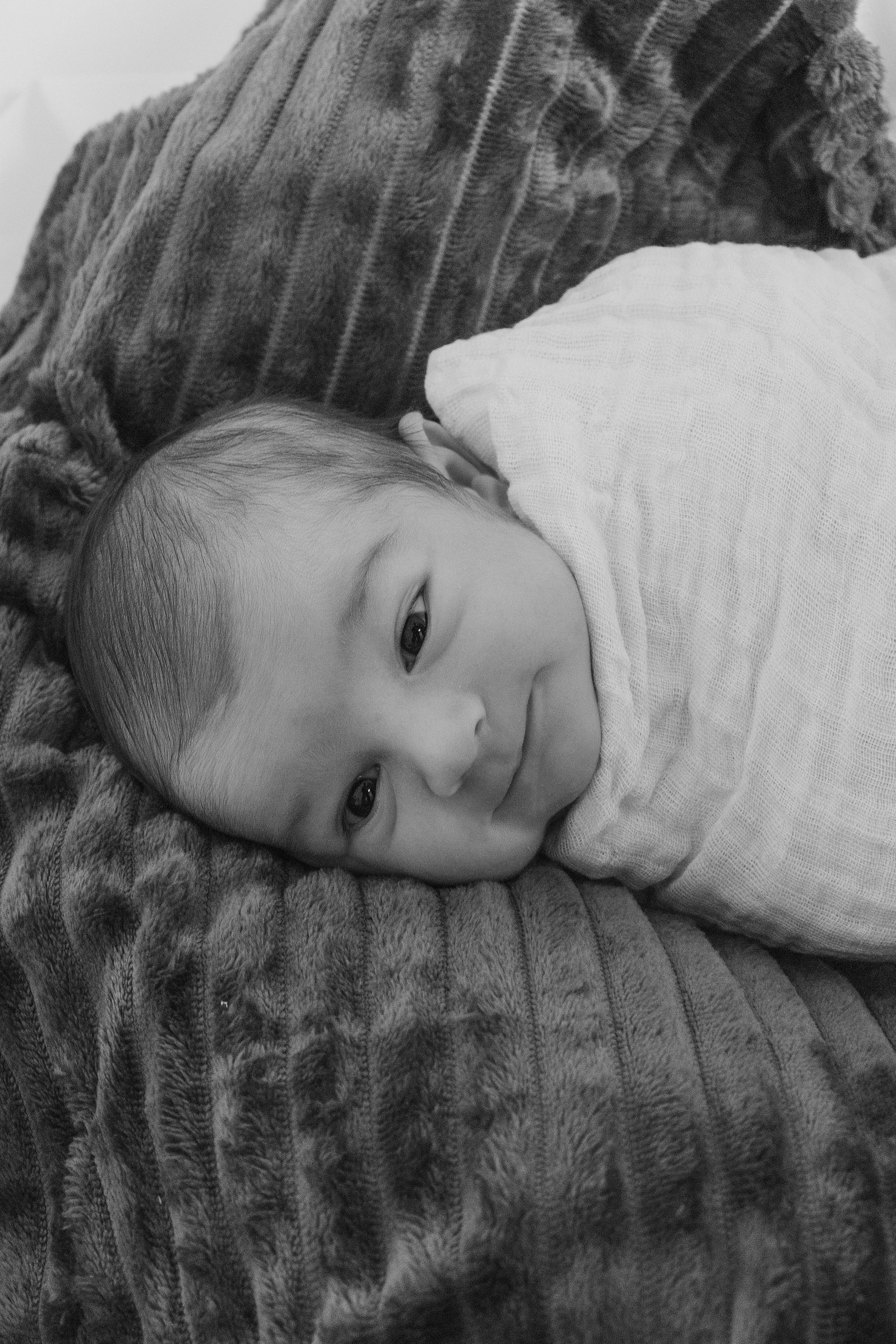 Ensaio Newborn em Sombrio. Fotografia de Recém-Nascido. Oukla Estúdio