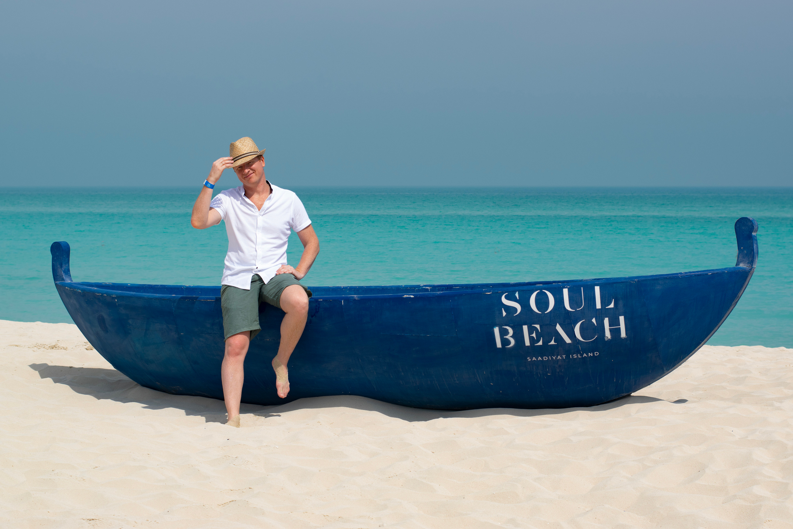 The best beach photos in Abu Dhabi. Photo shoot on the beach of Abu Dhabi Dubai