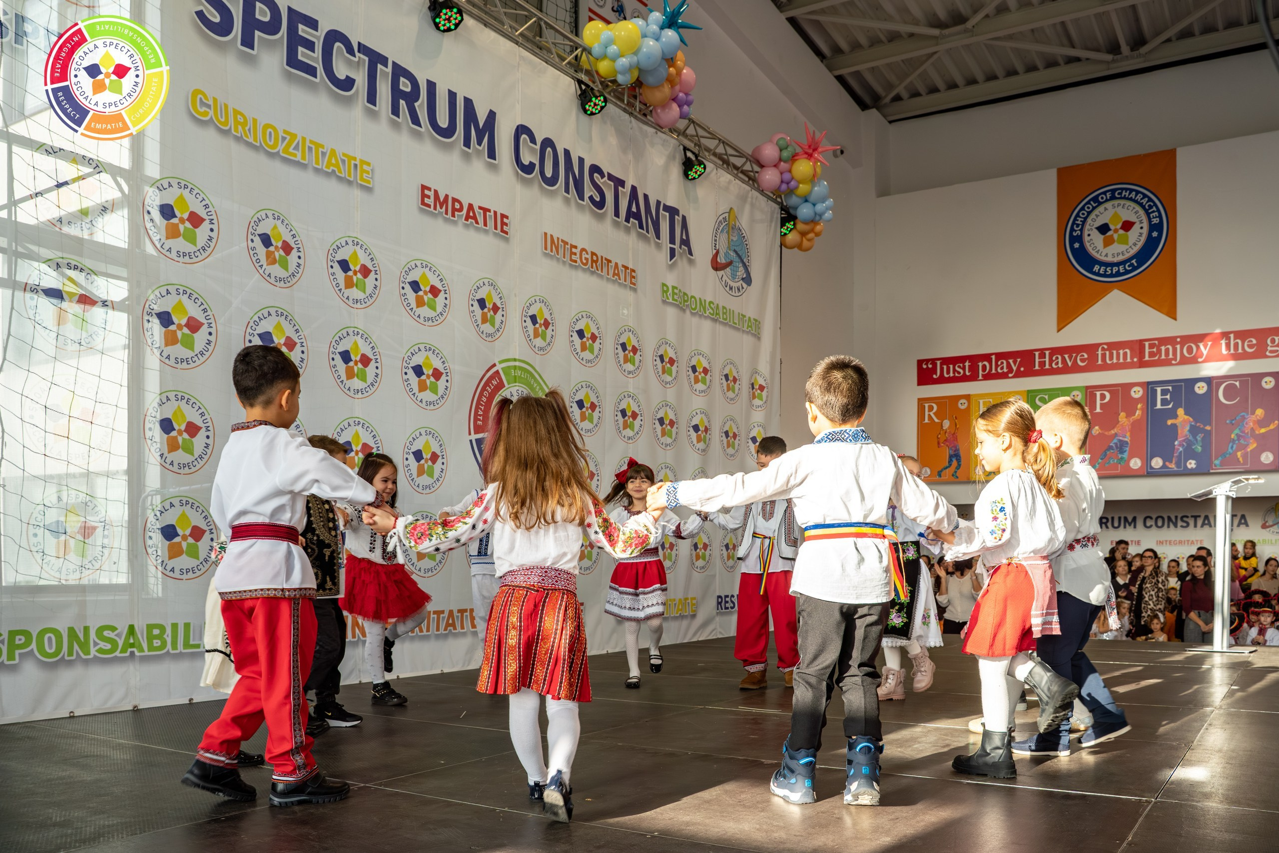 Dansul Steluțelor 2025 Spectrum. Adelinne — fotograf profesionist în Constanța pentru familii, bebeluși și evenimente