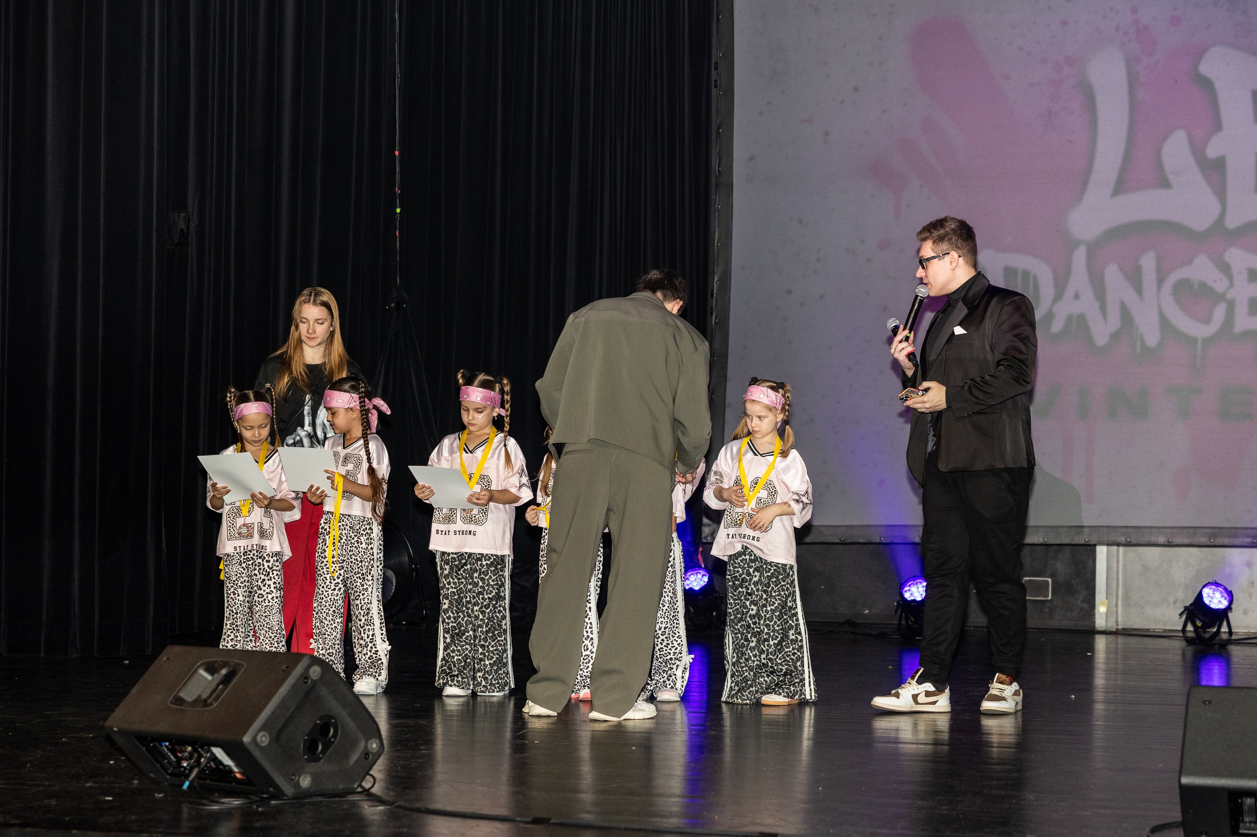 LEO DANCE SHOW WINTER 2025. Семейный и детский фотограф в Варшаве Мила Бобровская