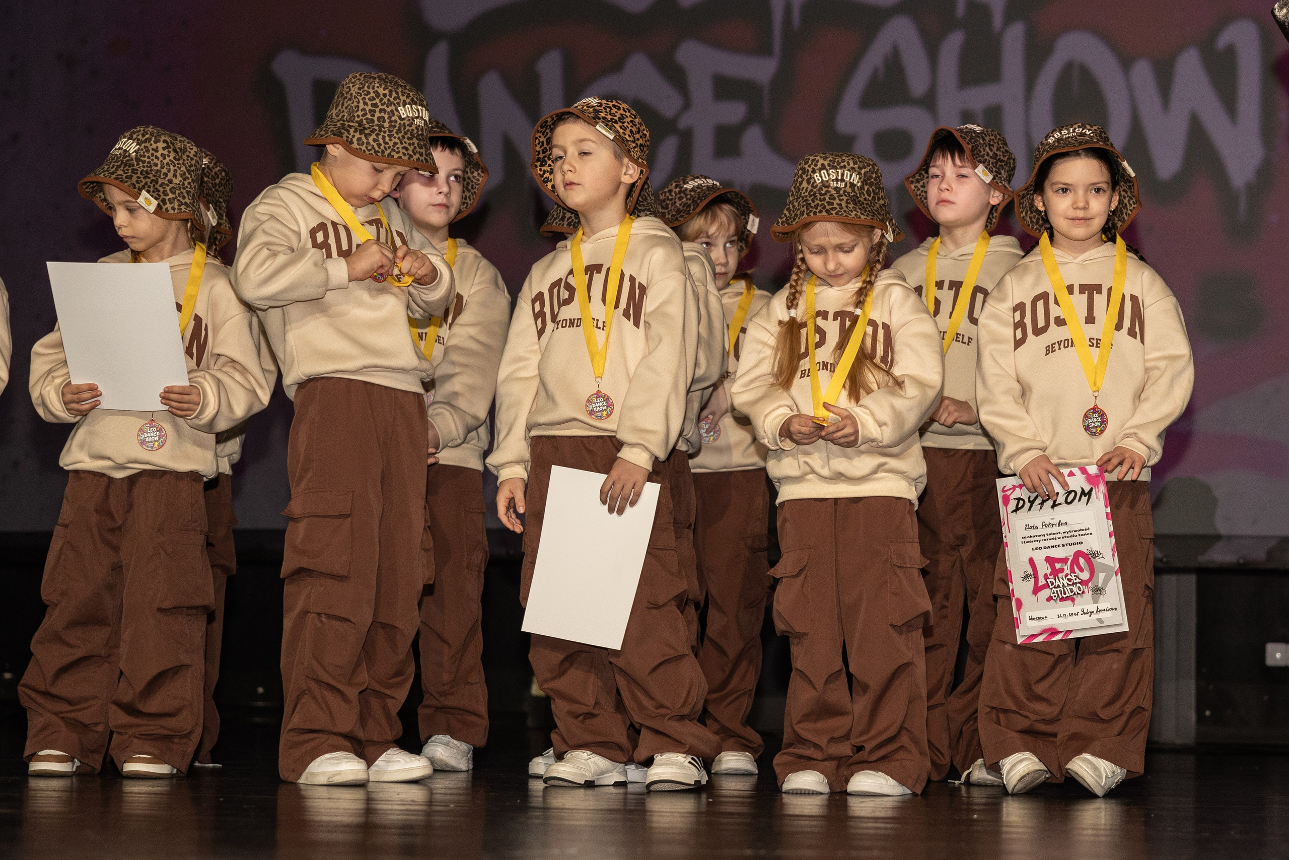 LEO DANCE SHOW WINTER 2025. Семейный и детский фотограф в Варшаве Мила Бобровская