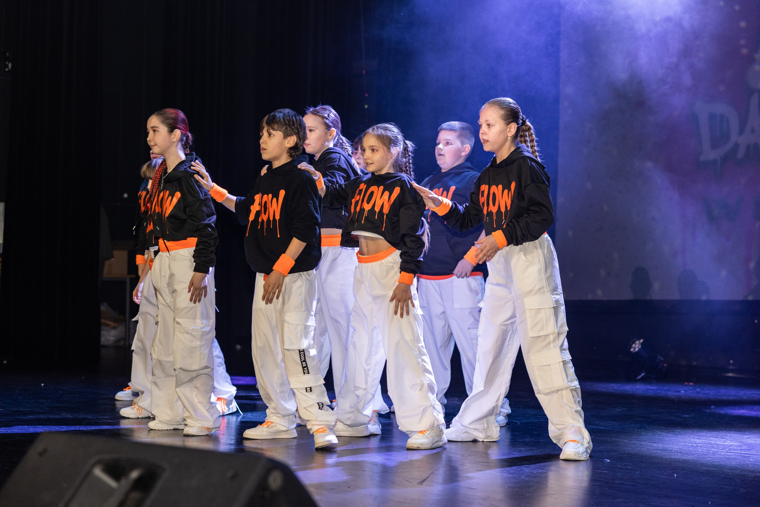 LEO DANCE SHOW WINTER 2025. Семейный и детский фотограф в Варшаве Мила Бобровская