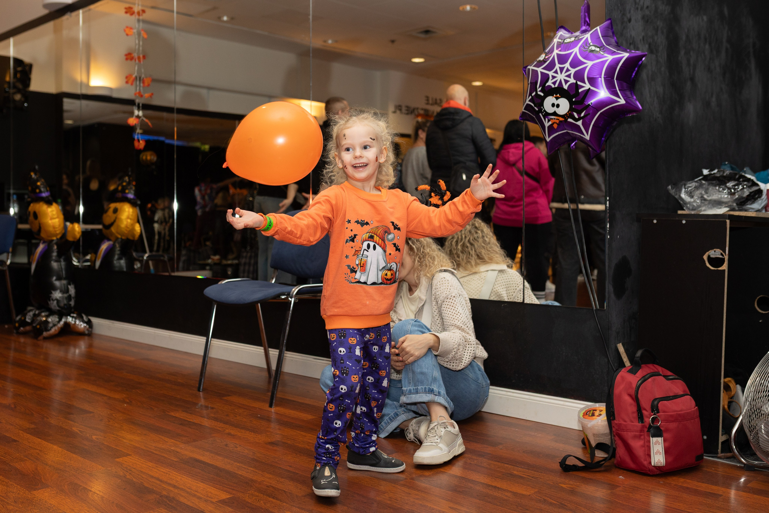 Leo dance studio Helloween 2025. Семейный и детский фотограф в Варшаве Мила Бобровская