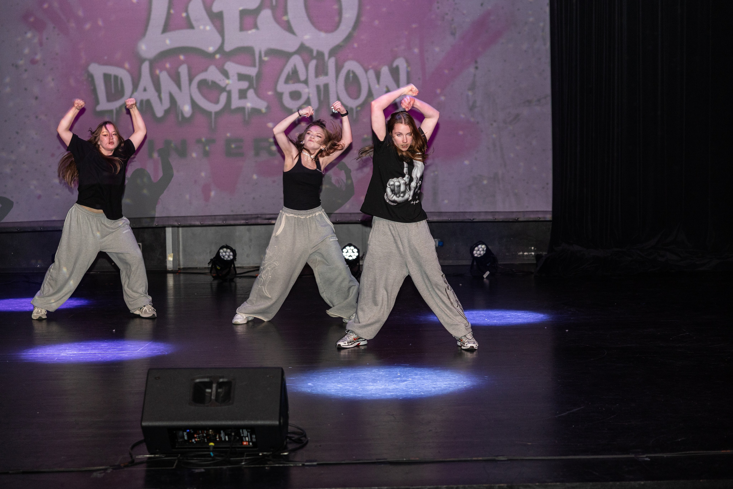 LEO DANCE SHOW WINTER 2025. Семейный и детский фотограф в Варшаве Мила Бобровская