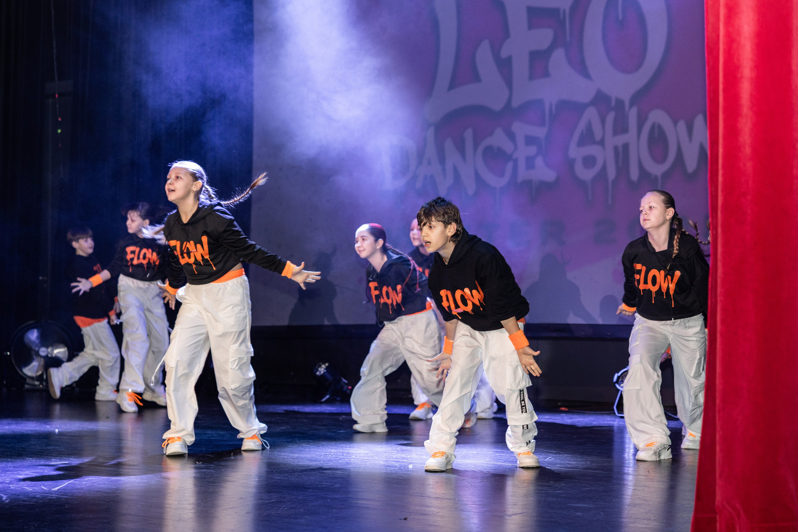 LEO DANCE SHOW WINTER 2025. Семейный и детский фотограф в Варшаве Мила Бобровская