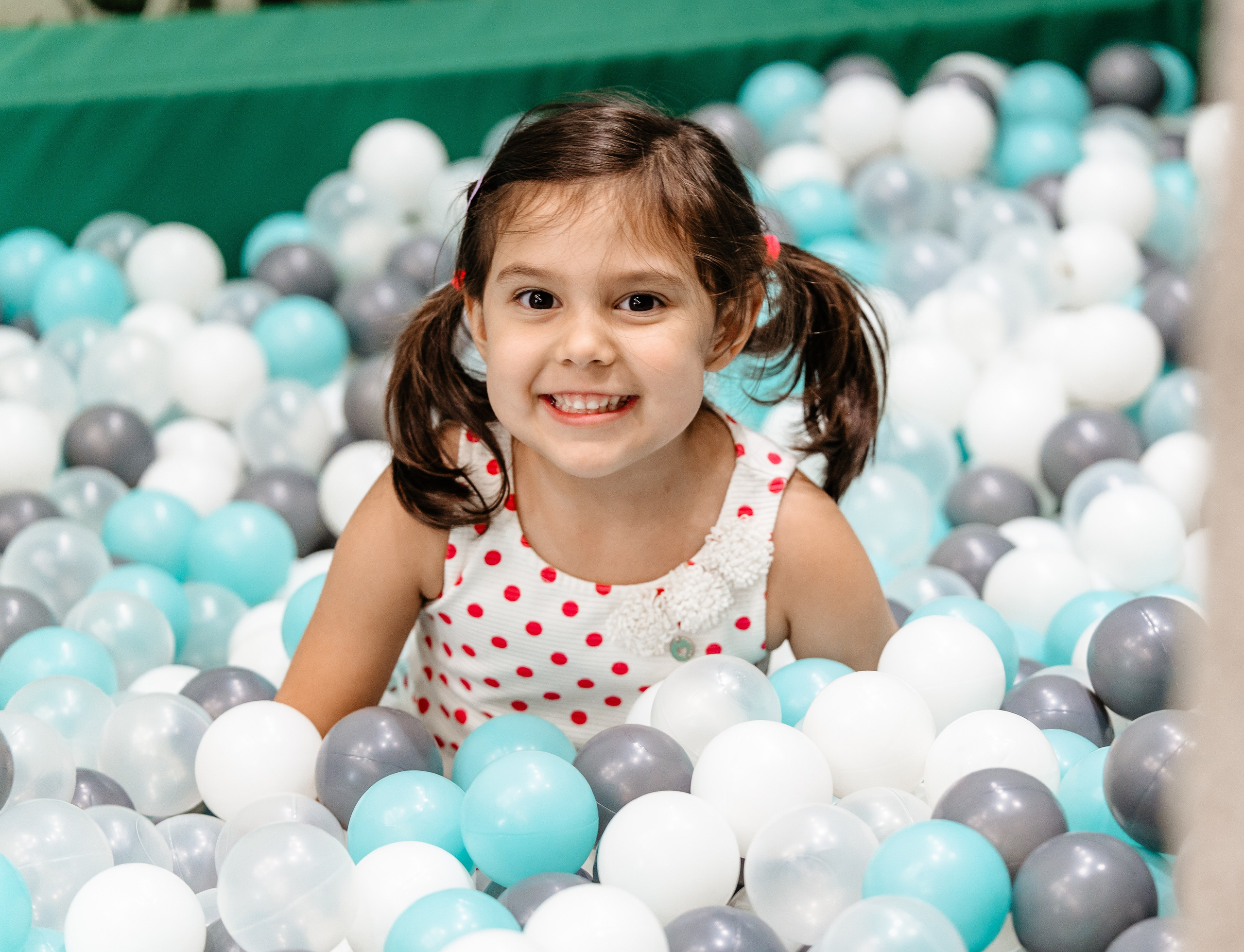 Aniversare Amira. Foto Studio — Fotograf de evenimente, nunti, botezuri, portrete