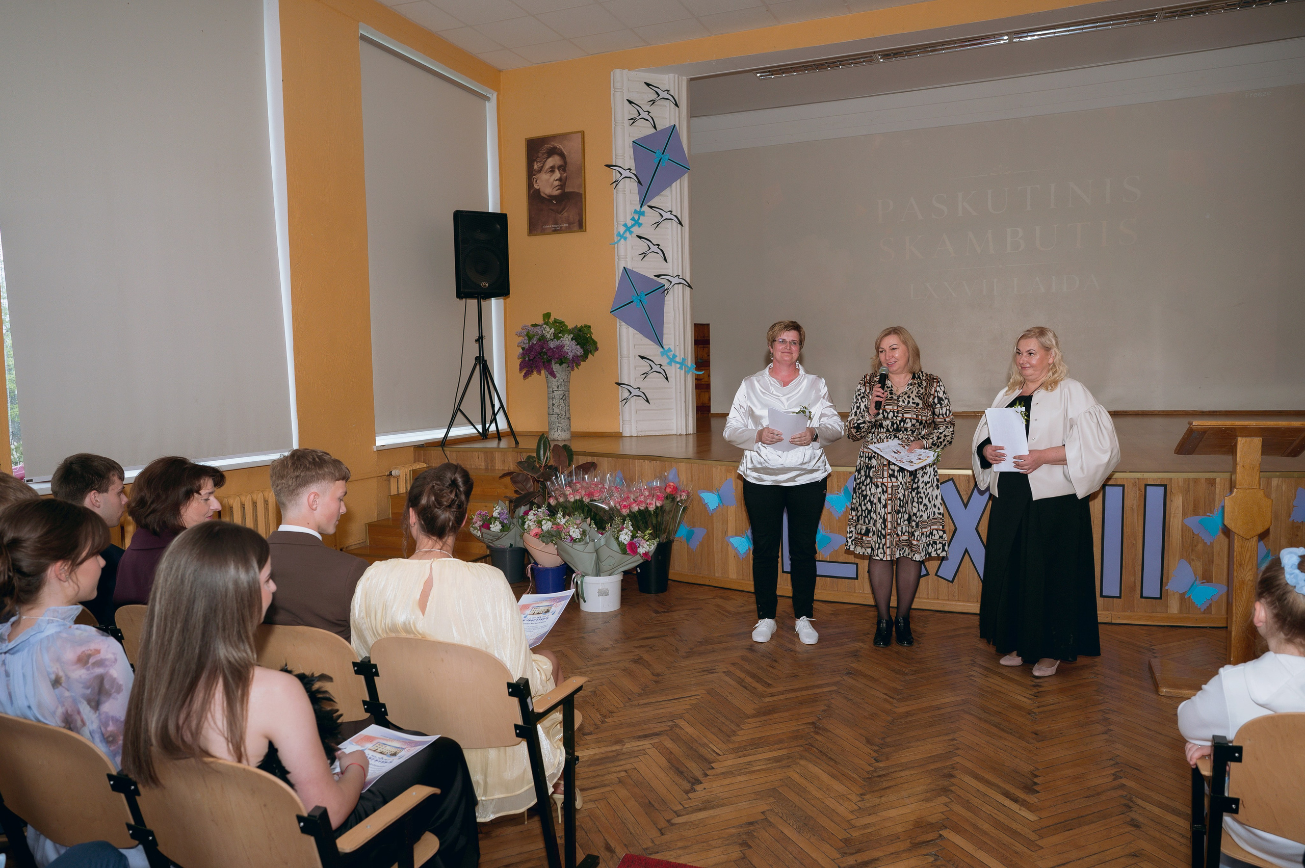 Paskutinis skambutis Joniškėlyje. Vestuvių fotografė Santa Jonuškė | Šiaulių apskritis, Panevėžio apskritis ir visa Lietuva