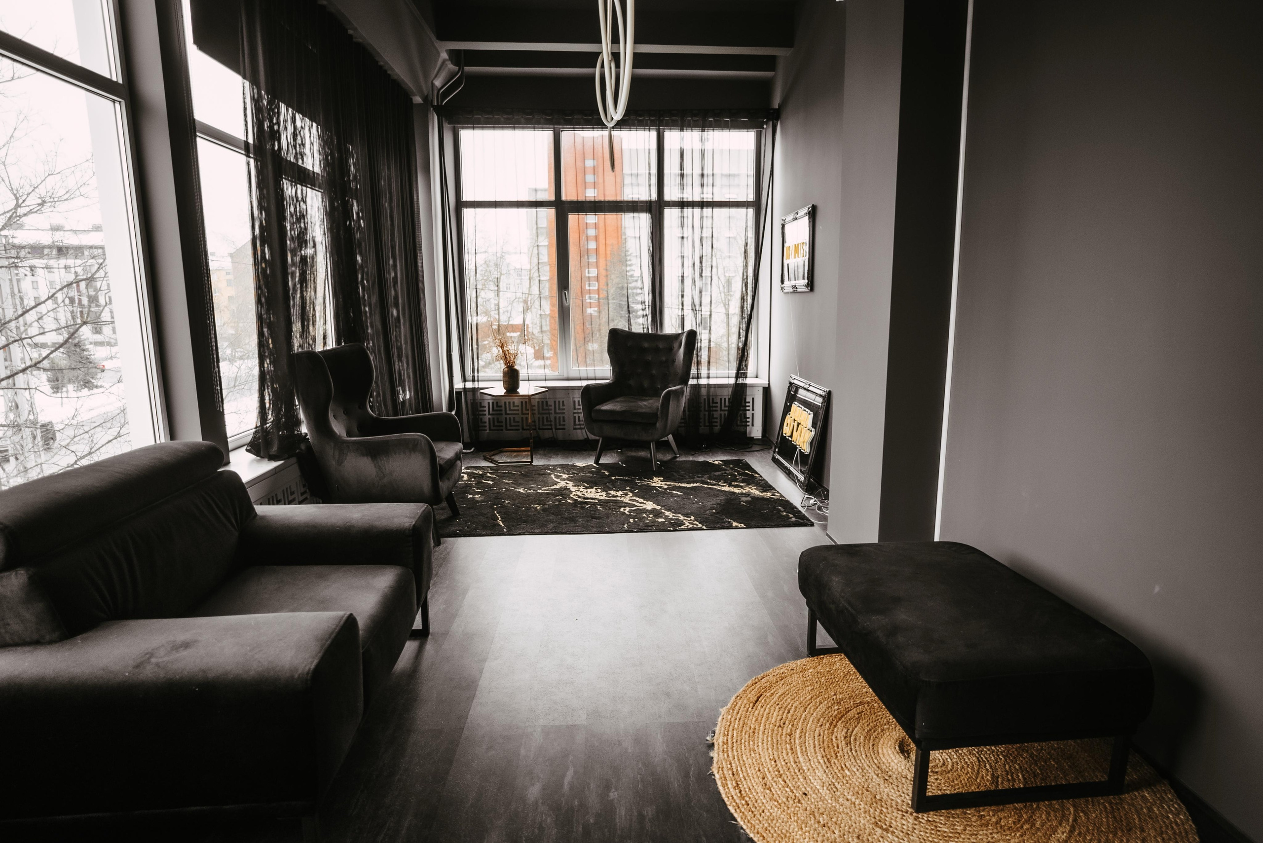 Foto un Video satura studija Rīgā - BRAND STUDIO. Video shooting and creating with phone, iPhone Video School