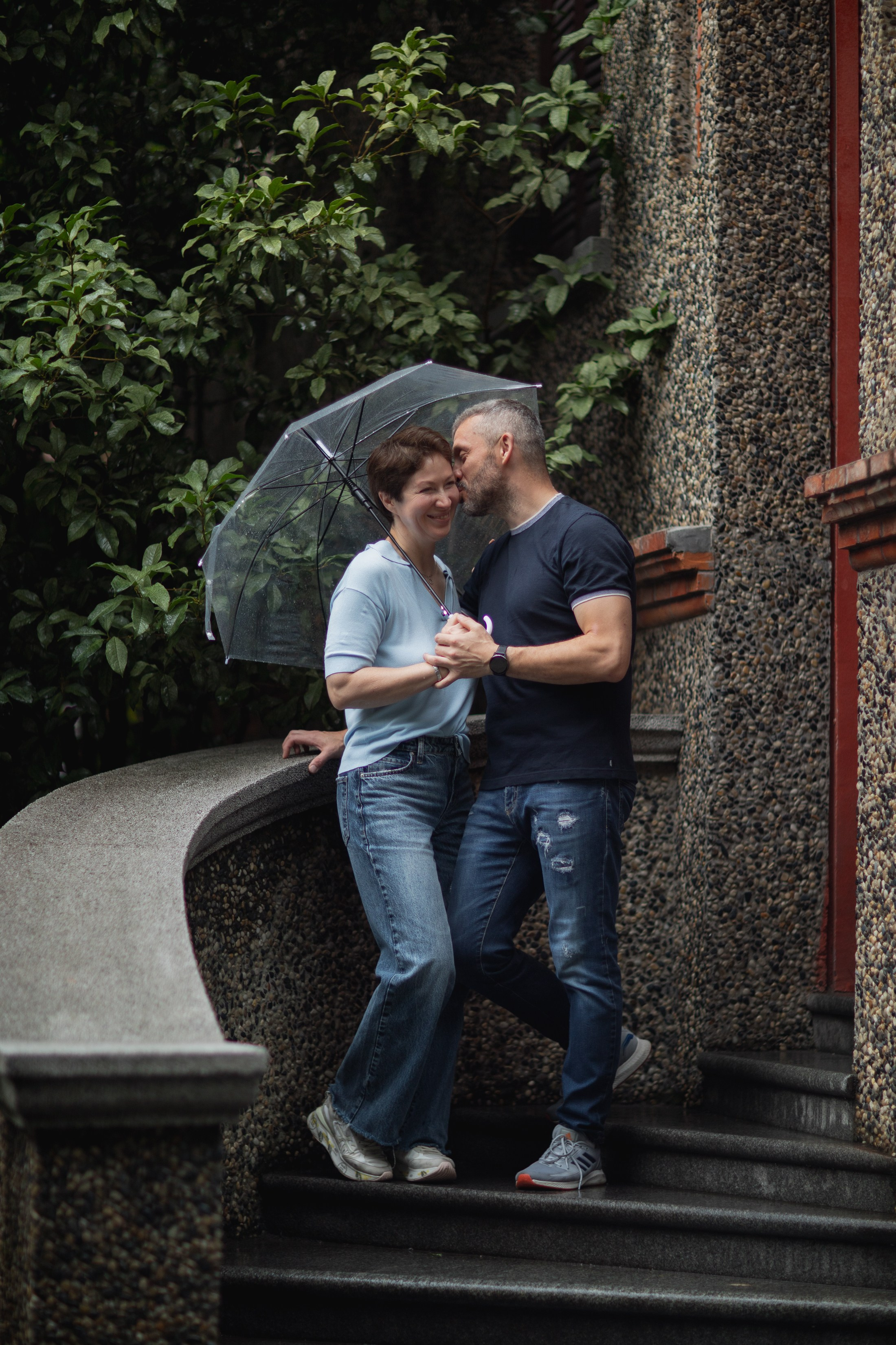 Под дождем во Французском квартале Шанхая. Фотограф в Шанхае — Лола Пидлуская