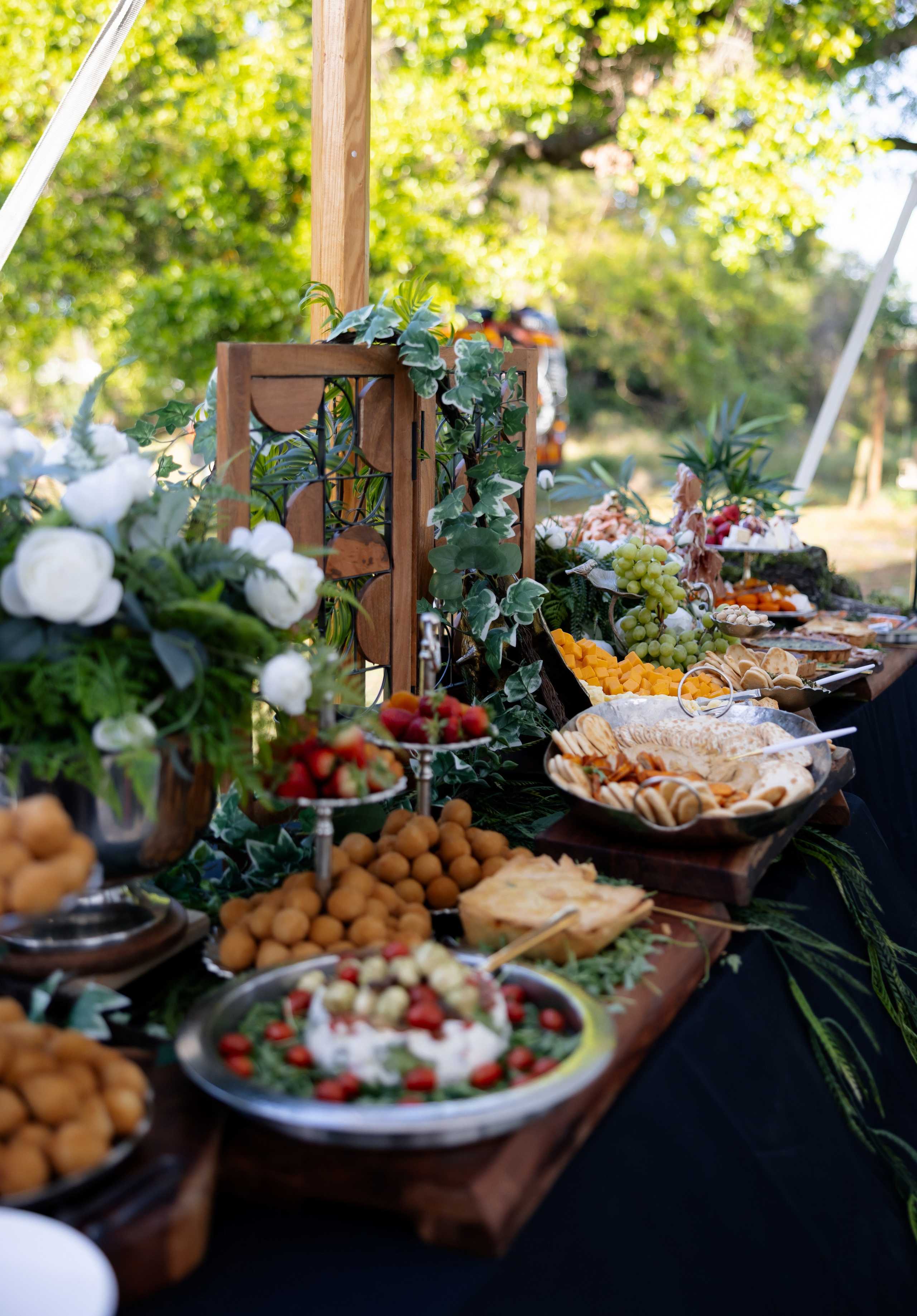 Reys wedding at Lake Lucy. Photographer Anastasia Nagibina