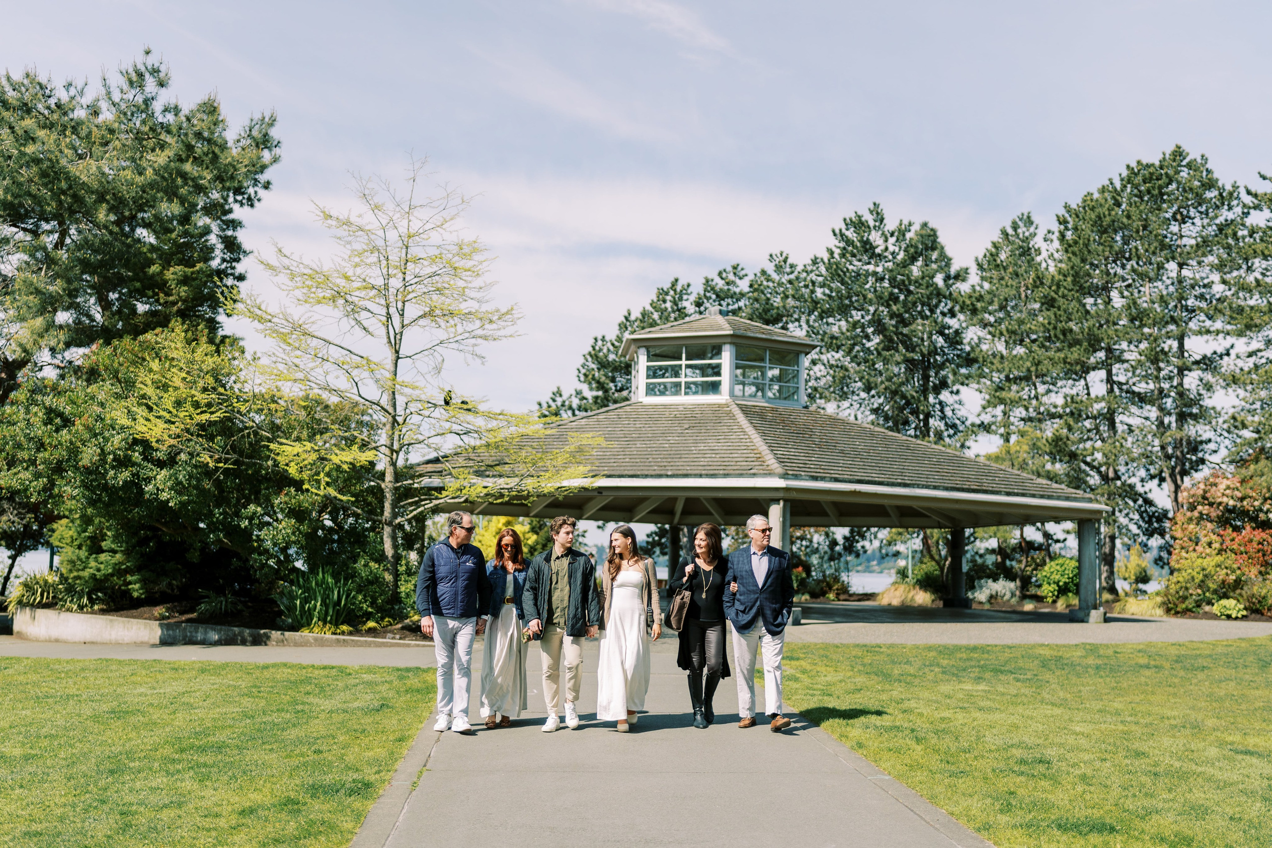 Engagement photo shoot Jake & Caroline / May 2024. Marina Park|Kirkland, WA. EVAN ARISTOV WEDDING PHOTOGRAPHY — Seattle Wedding Photographer