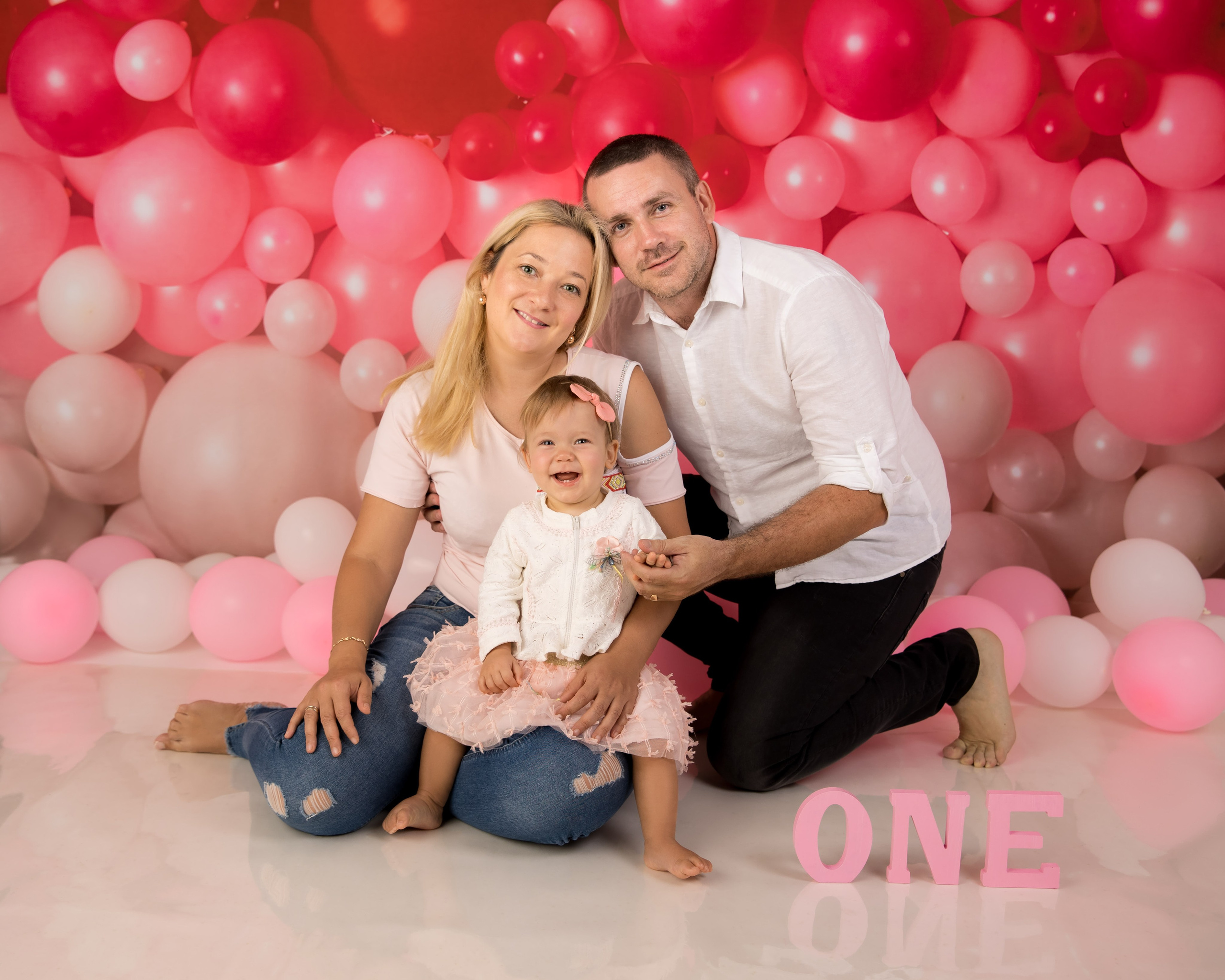 Smash cake photo session in Miami. Miami Family and Event Photographer