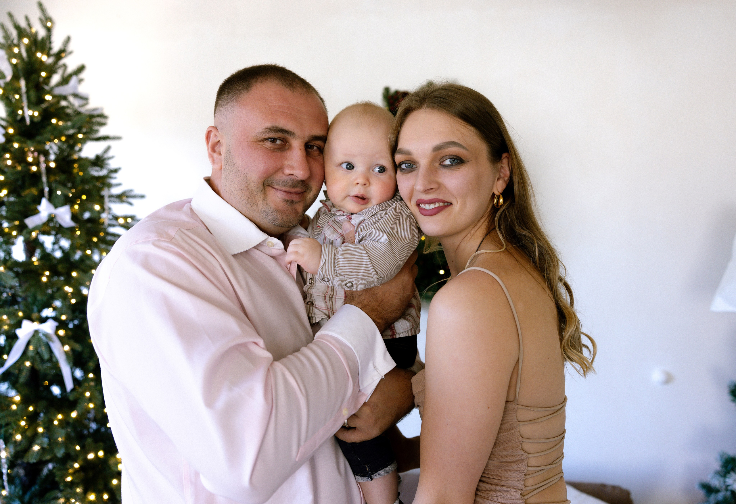 Christmas Family Photoshoot. Photographer Anastasia Nagibina
