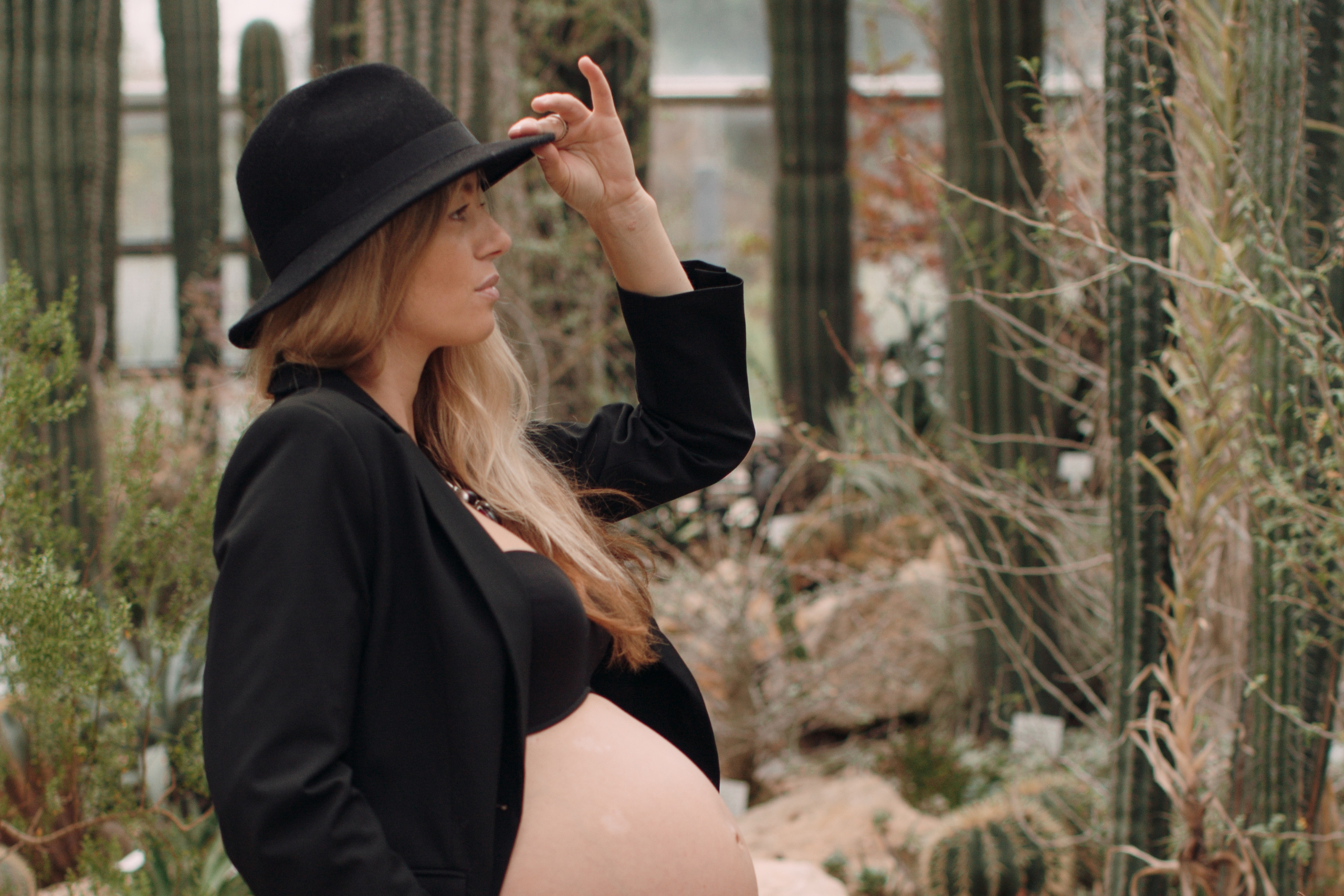 Albina im Garten. Семейный и свадебный фотограф в Франкфурте на Майне Алина Браун