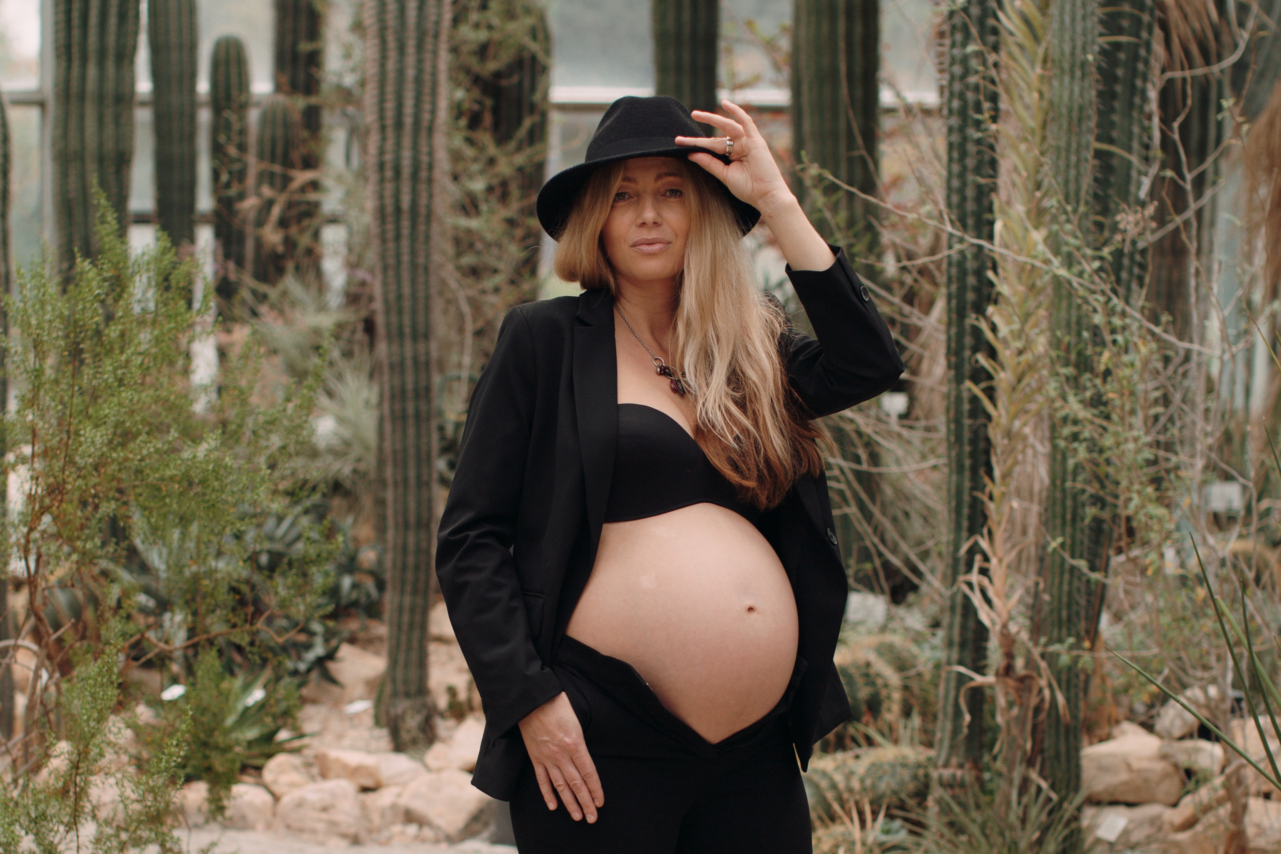 Albina im Garten. Семейный и свадебный фотограф в Франкфурте на Майне Алина Браун