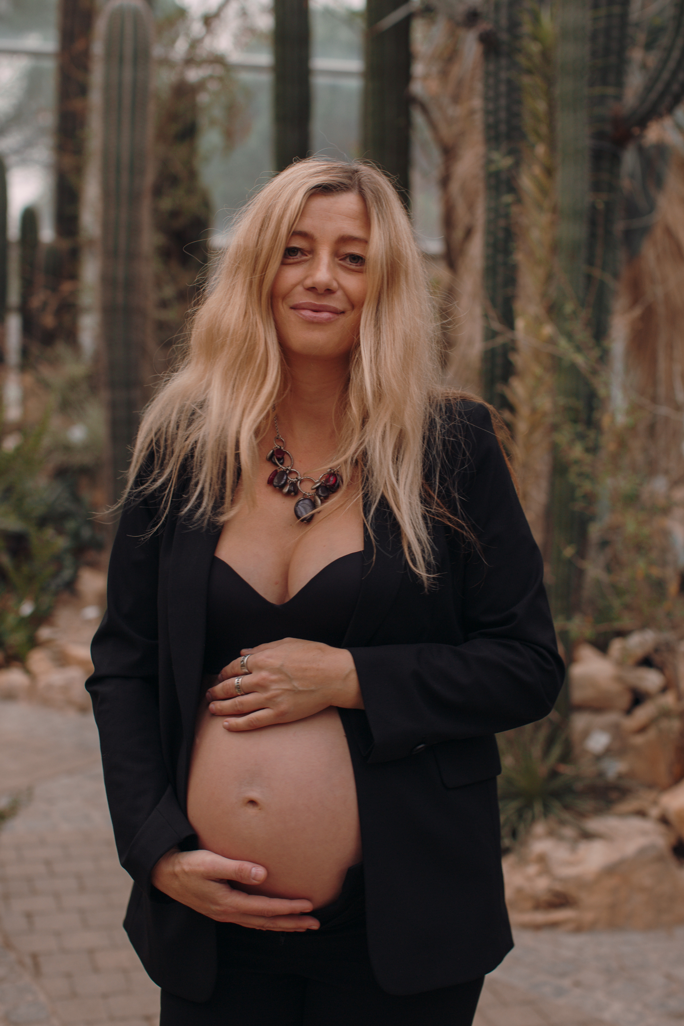 Albina im Garten. Семейный и свадебный фотограф в Франкфурте на Майне Алина Браун